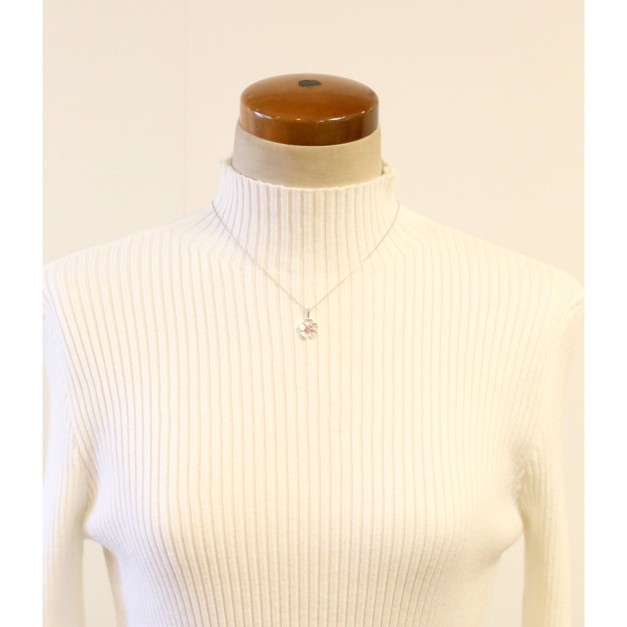 ピンクサファイア プラチナネックレス(桜モチーフ/9月誕生石)《26A01703》