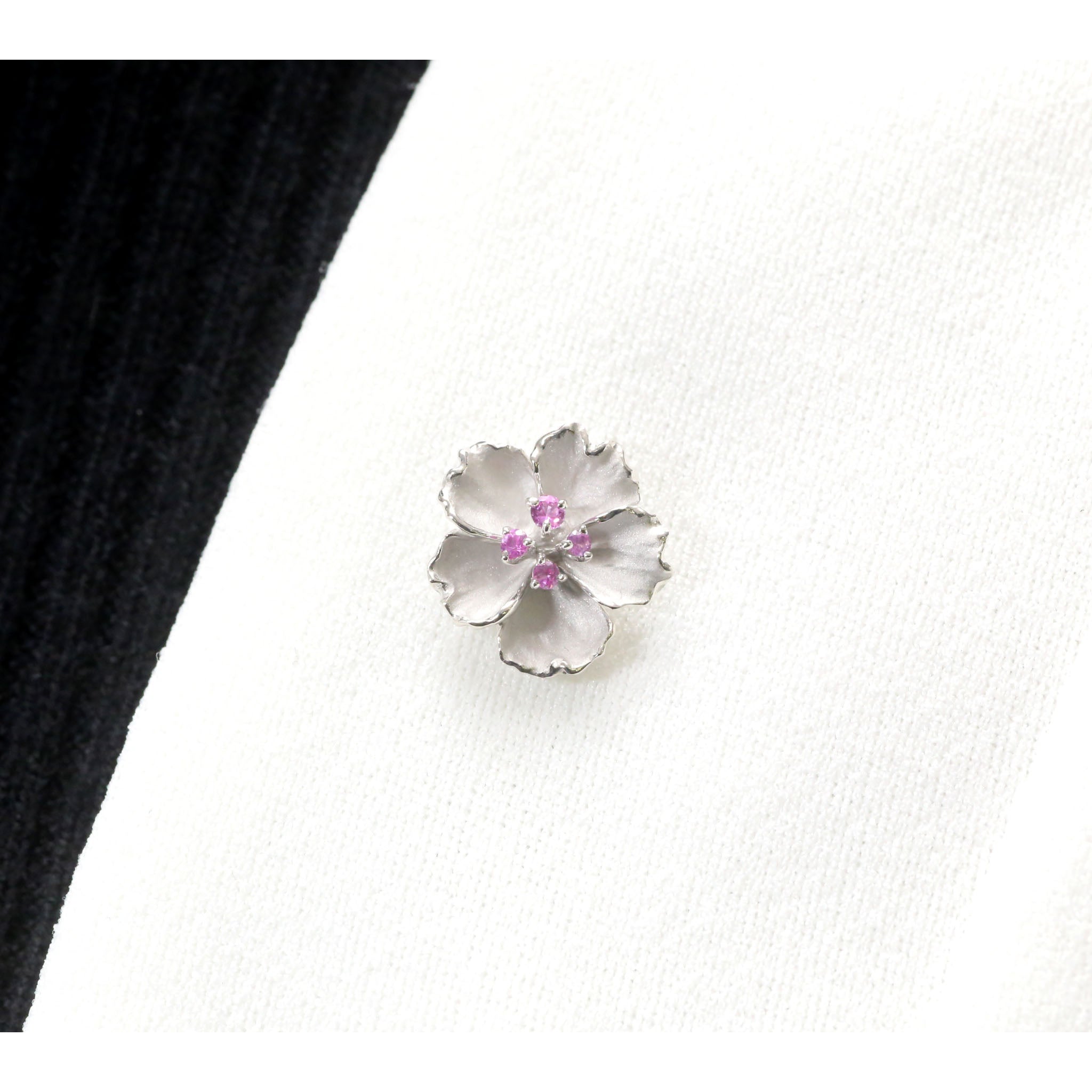 ピンクサファイア プラチナブローチ(桜モチーフ/9月誕生石)《26A01704》