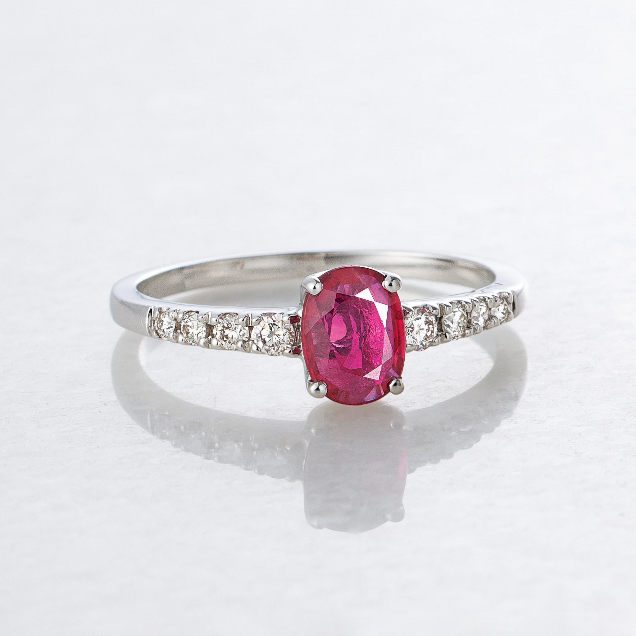 ルビー/ダイヤモンド プラチナリング(7月誕生石)《26A01801》