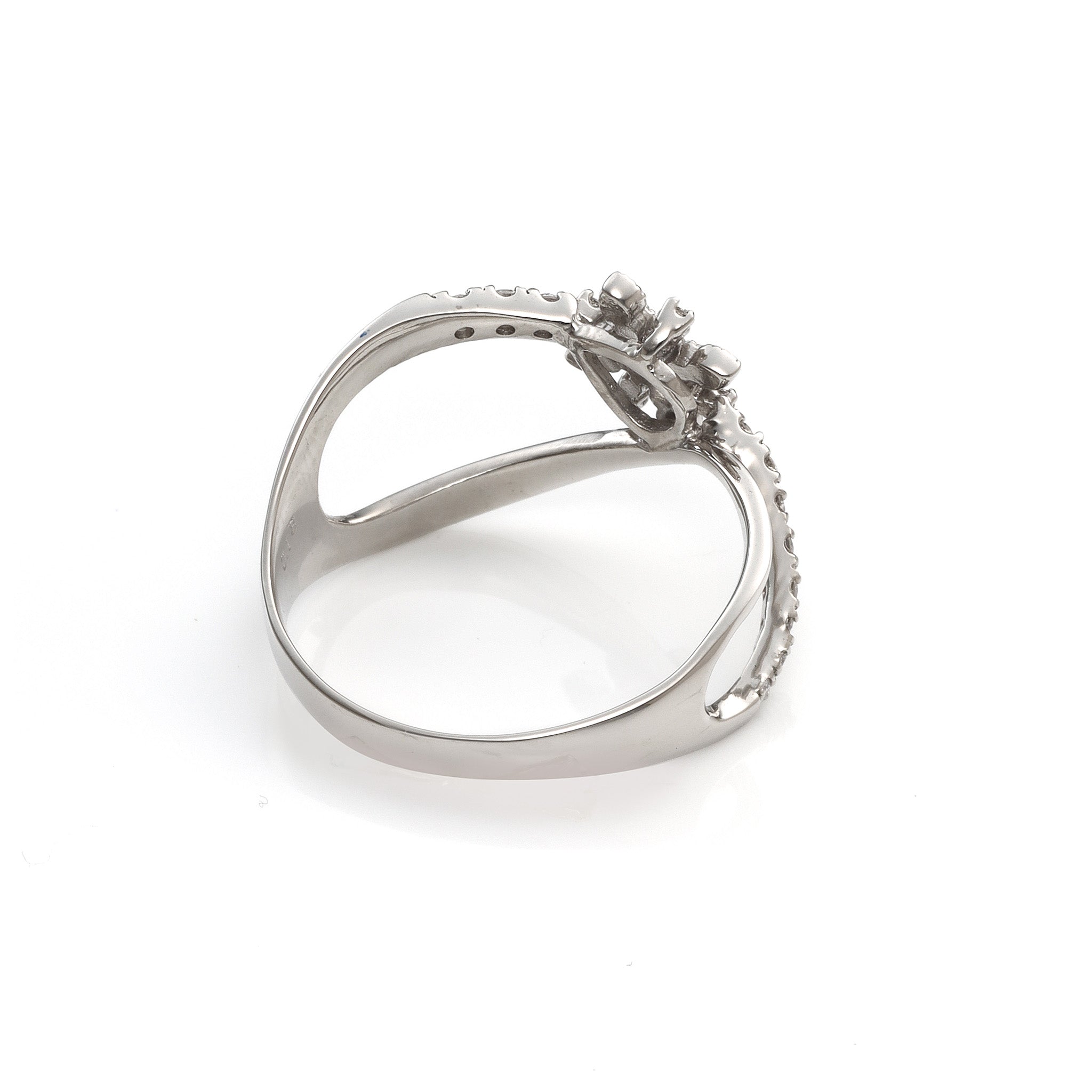 ダイヤモンド プラチナリング(フラワーモチーフ/4月誕生石)《26A01806》