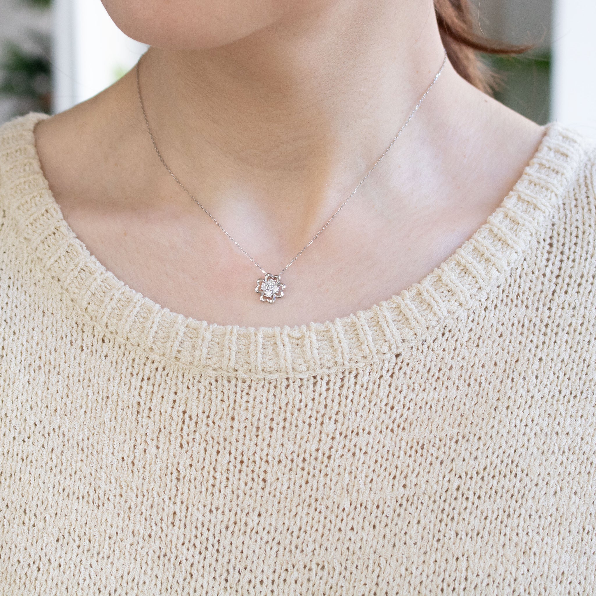 ダイヤモンド プラチナネックレス(クローバーモチーフ/4月誕生石)《26A01901》