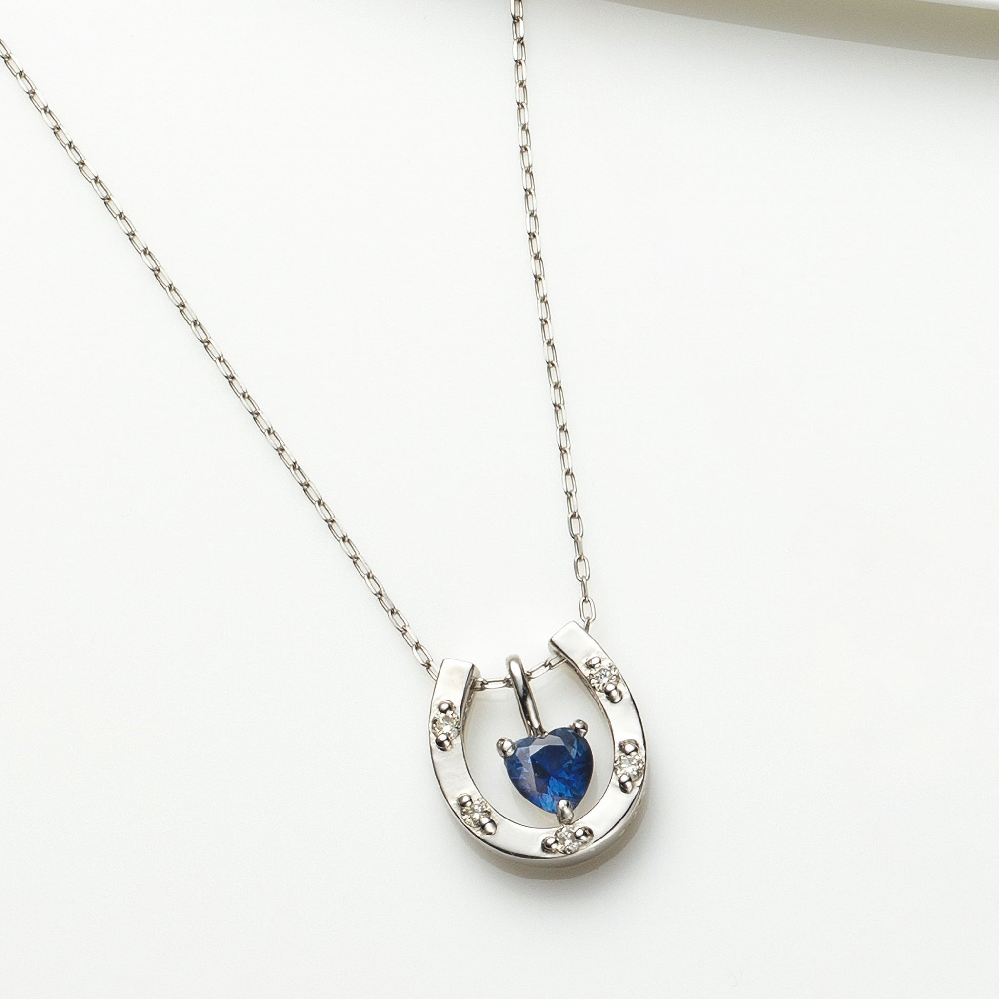 サファイア/ダイヤモンド プラチナネックレス(馬蹄モチーフ/3Way/9月誕生石)《26A01905》