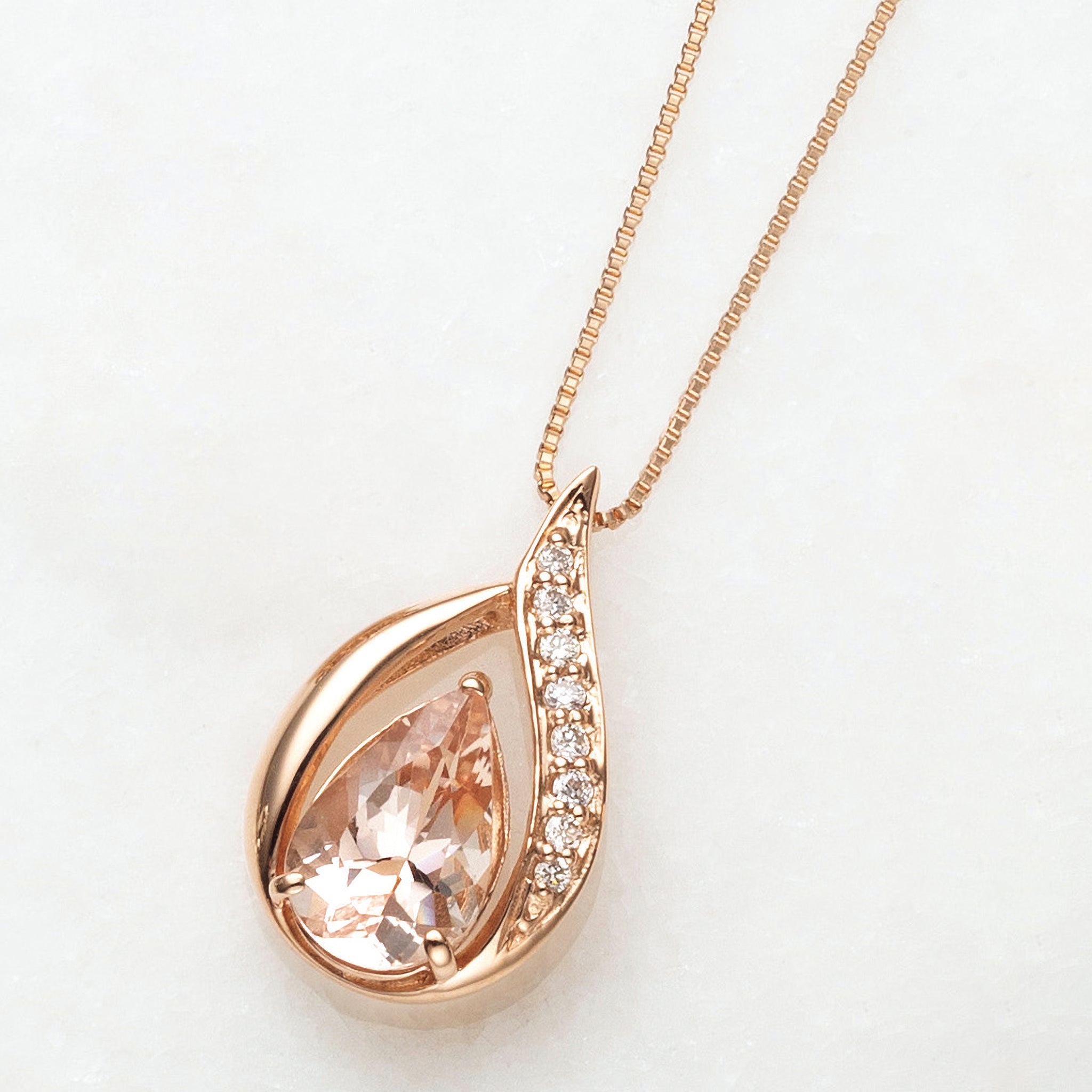 モルガナイト/ダイヤモンド K18ネックレス(1.0カラット/ペアシェイプ/4月誕生石)《26A02008》