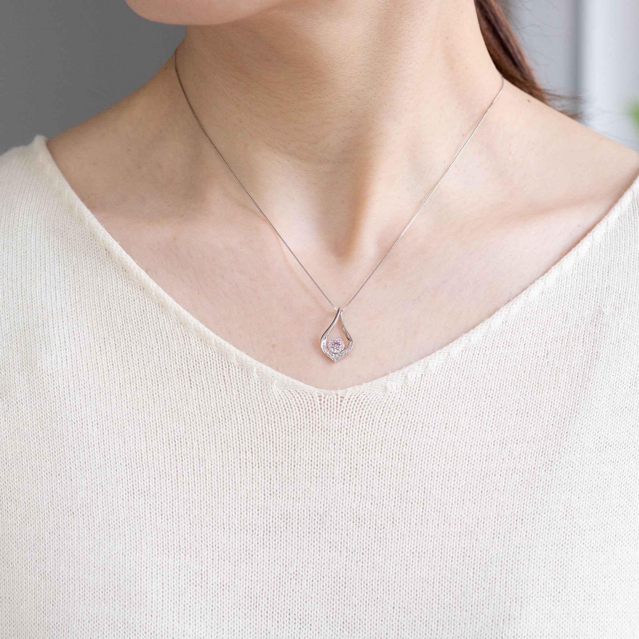 【限定2点】ピンクダイヤモンド/ダイヤモンド プラチナネックレス(0.04カラット/ファンシーインテンスピンク/VS2/4月誕生石/グレーディングレポート付)《26A02101》