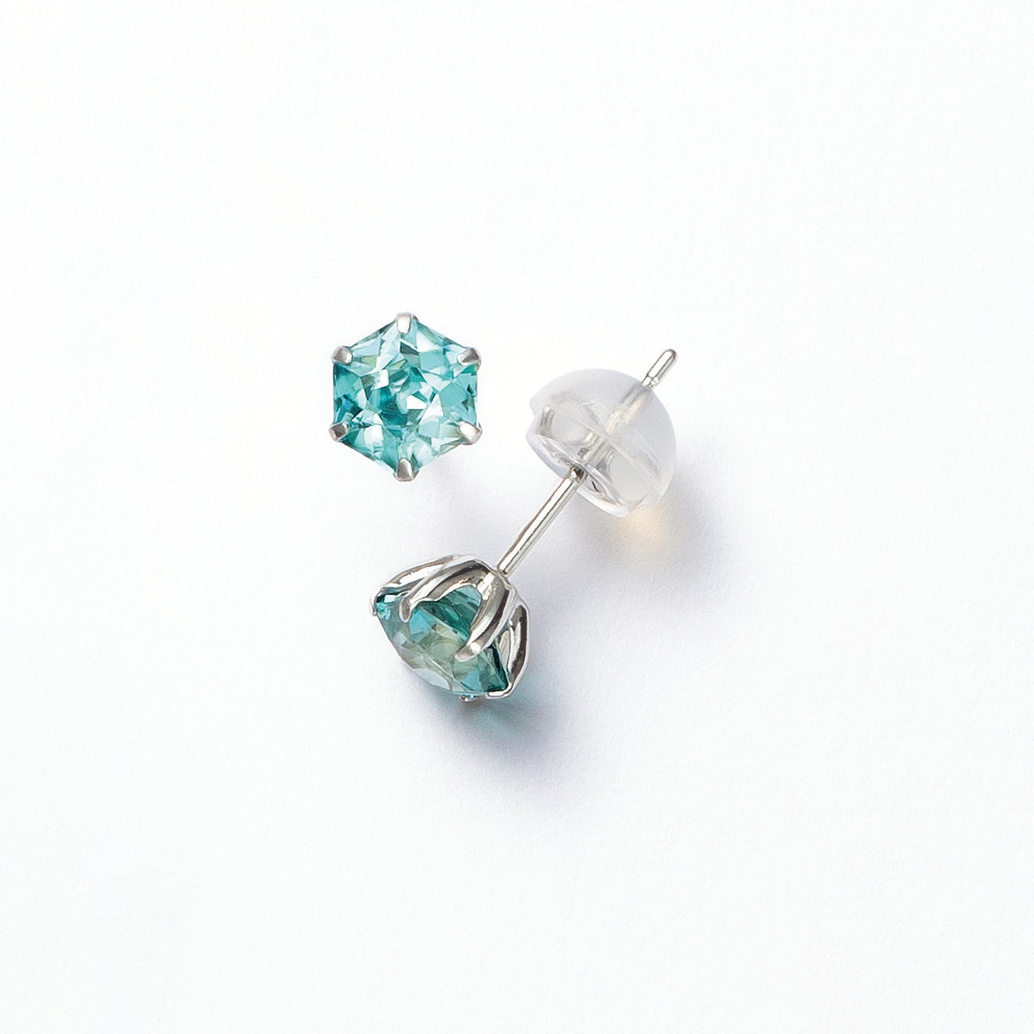 ブルージルコン プラチナピアス(ヘキサゴンカット/12月誕生石)《26A02204》