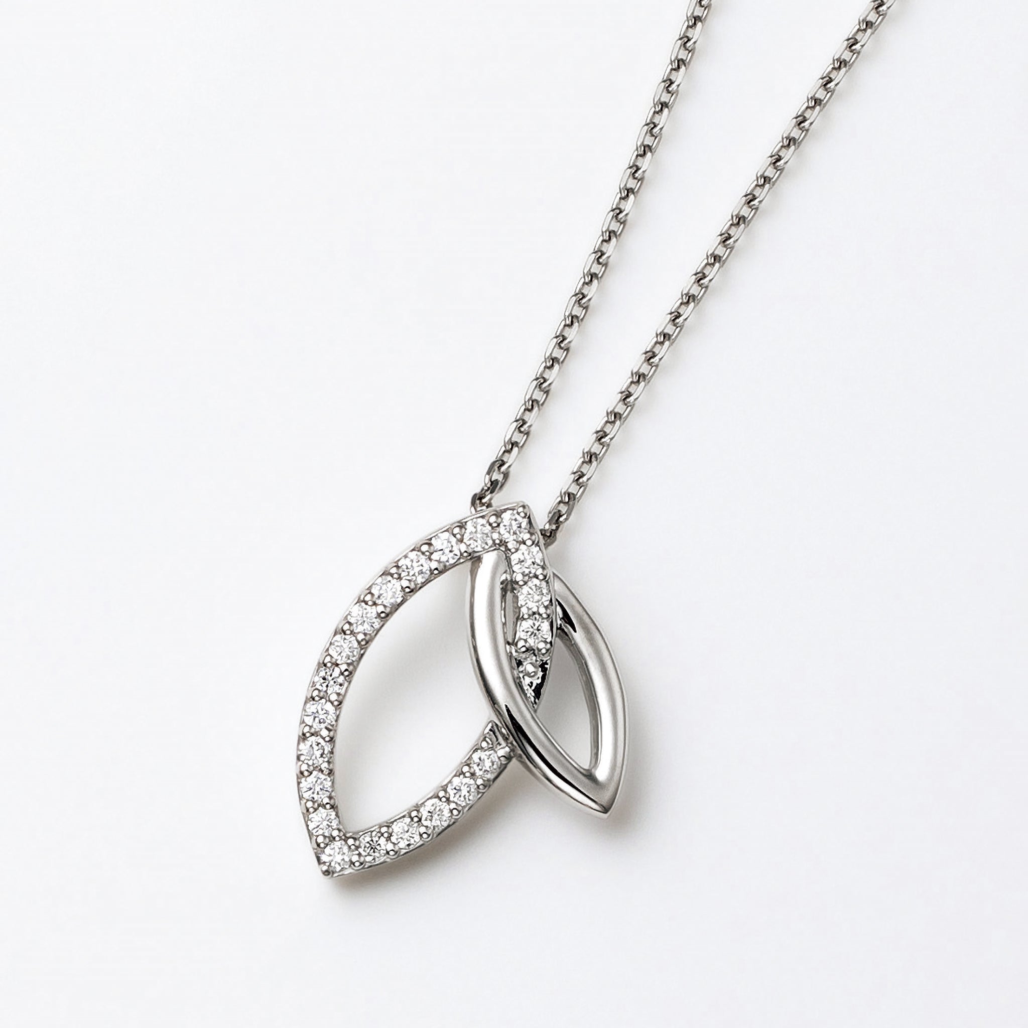 ダイヤモンド プラチナネックレス(4月誕生石)《26A02410》