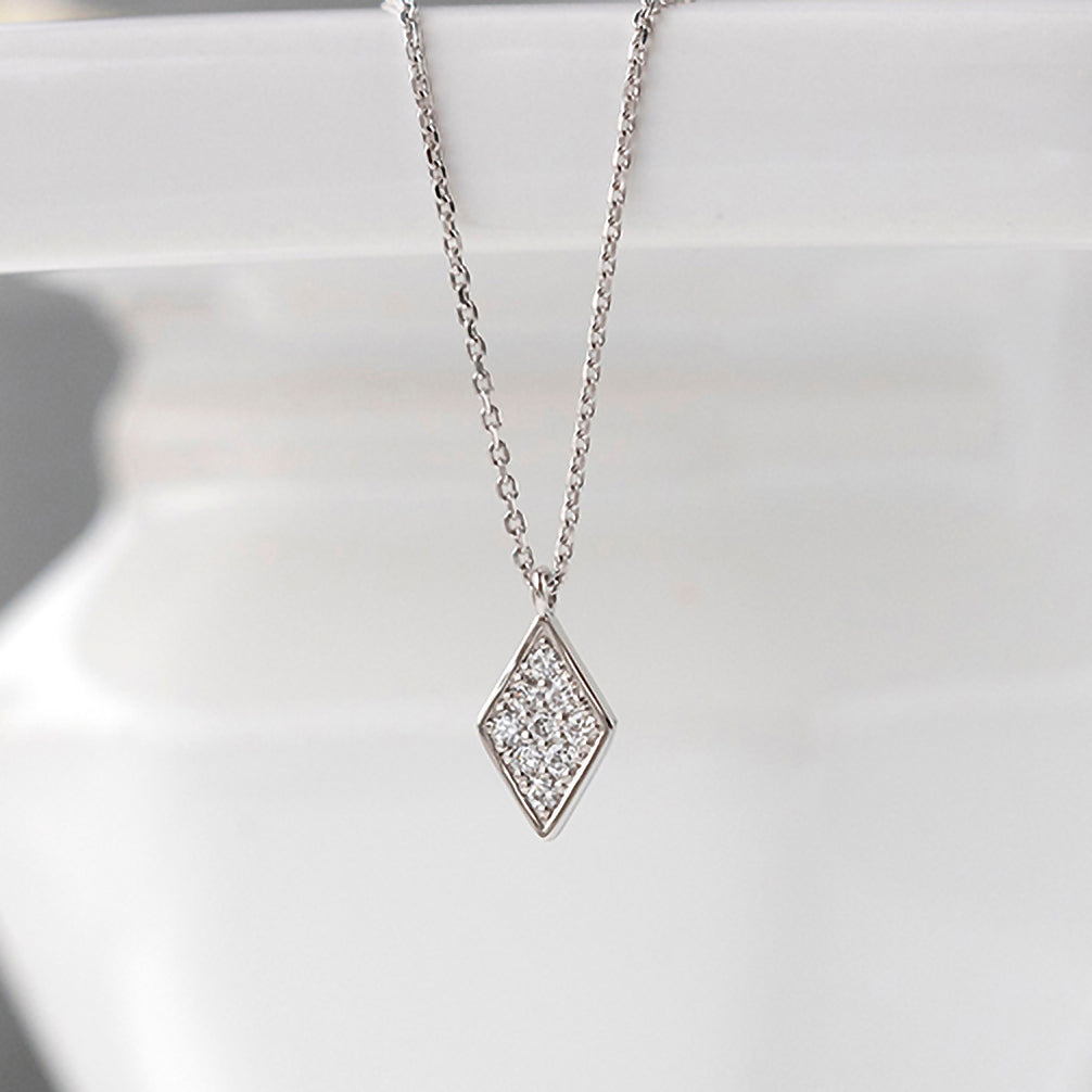 ダイヤモンド プラチナネックレス(4月誕生石)《26A02505》