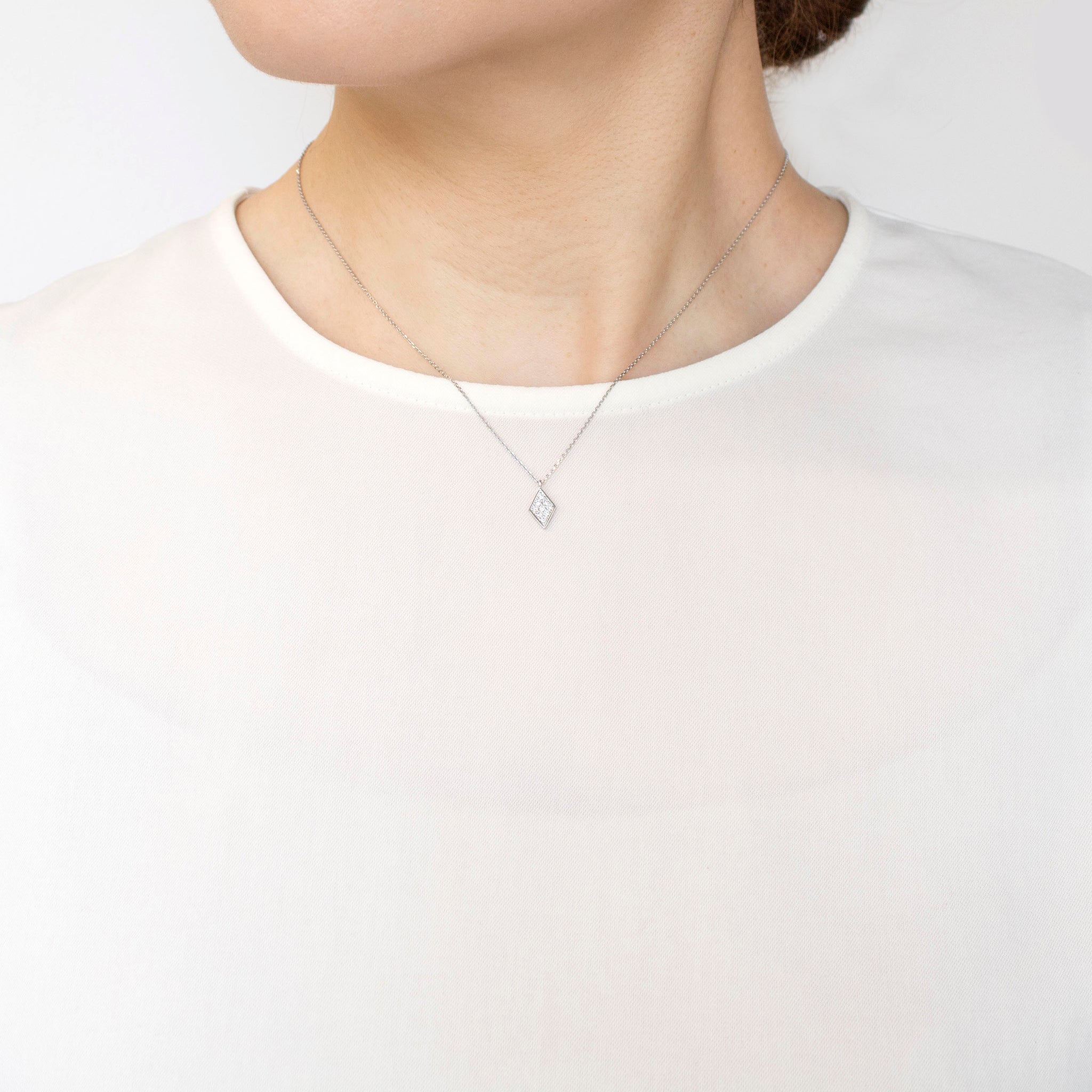 ダイヤモンド プラチナネックレス(4月誕生石)《26A02505》