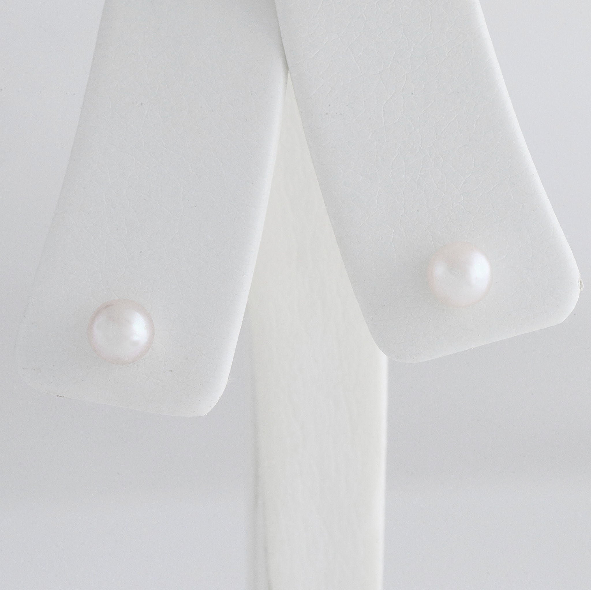 パール K18ピアス(アコヤ真珠/5mm/6月誕生石)《26A03202》