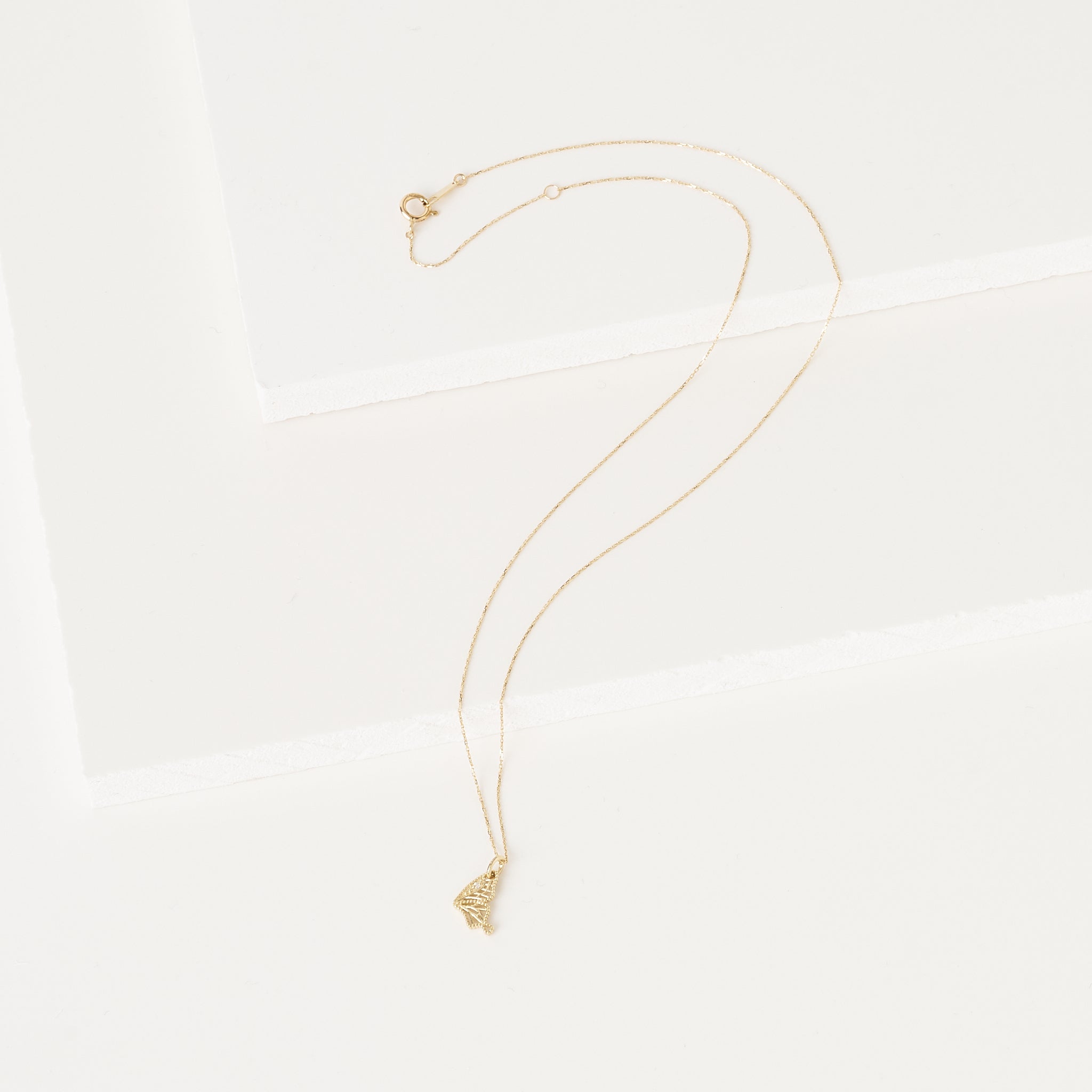 ダイヤモンド K10ネックレス(蝶モチーフ/4月誕生石)《26A03507》