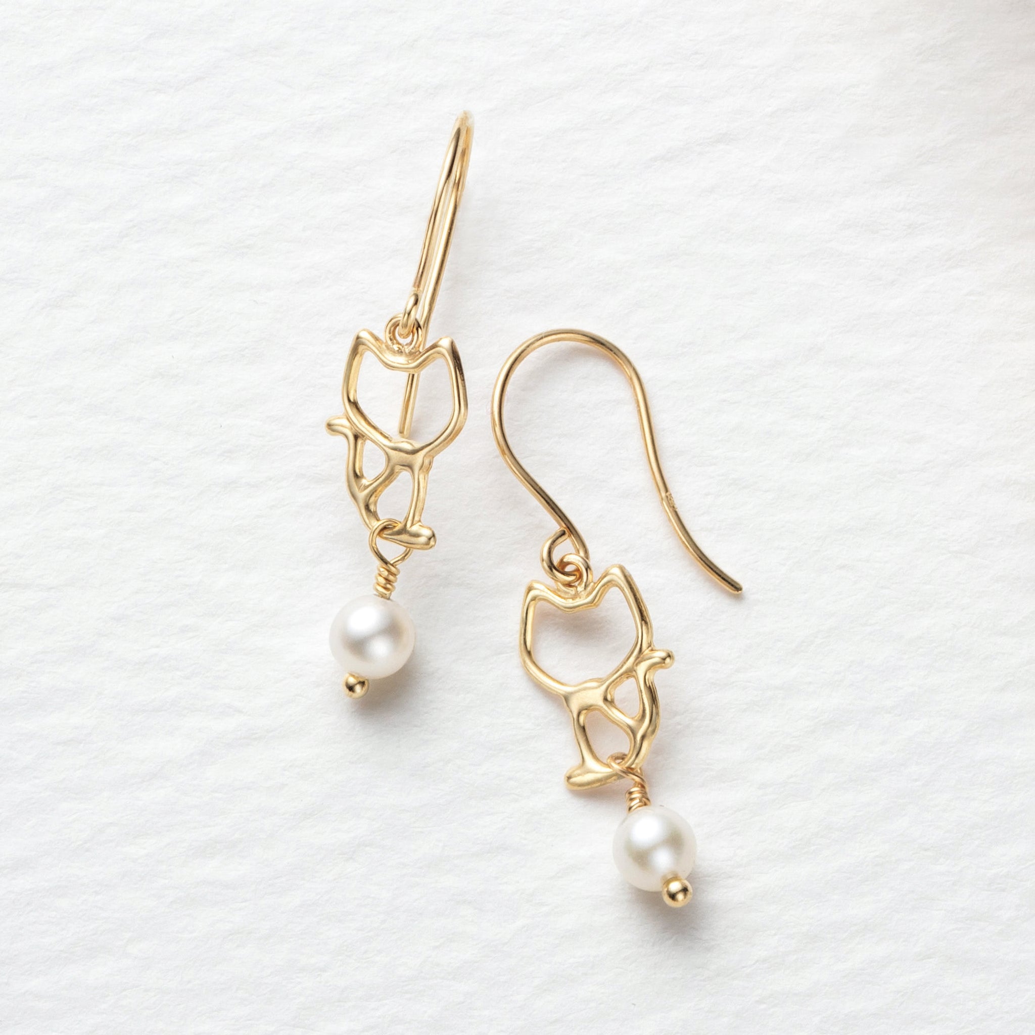 パール K10ピアス(淡水真珠/ネコモチーフ/6月誕生石)《26A03606