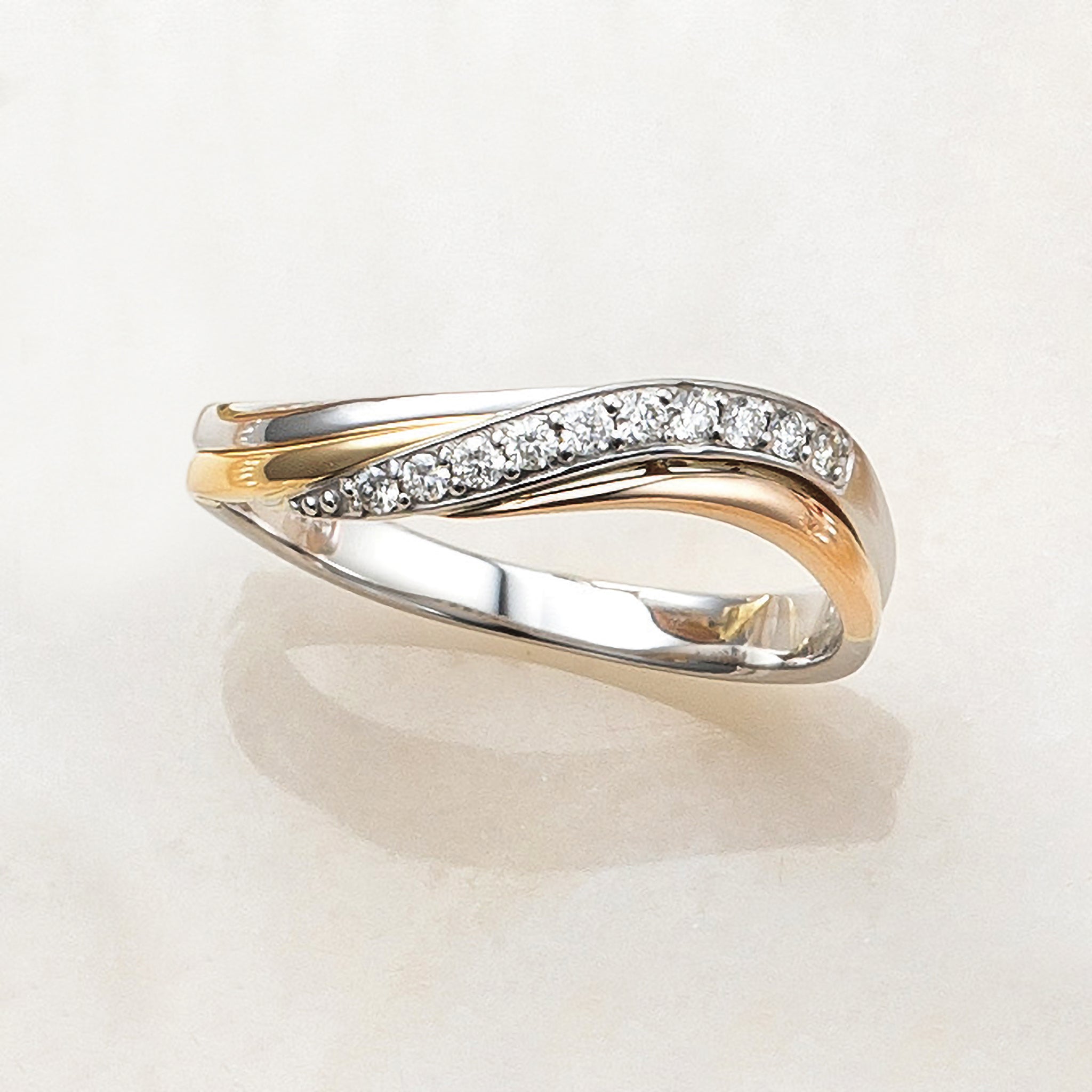 ダイヤモンド プラチナ/K18リング(スリーカラー/4月誕生石)《26A03902》