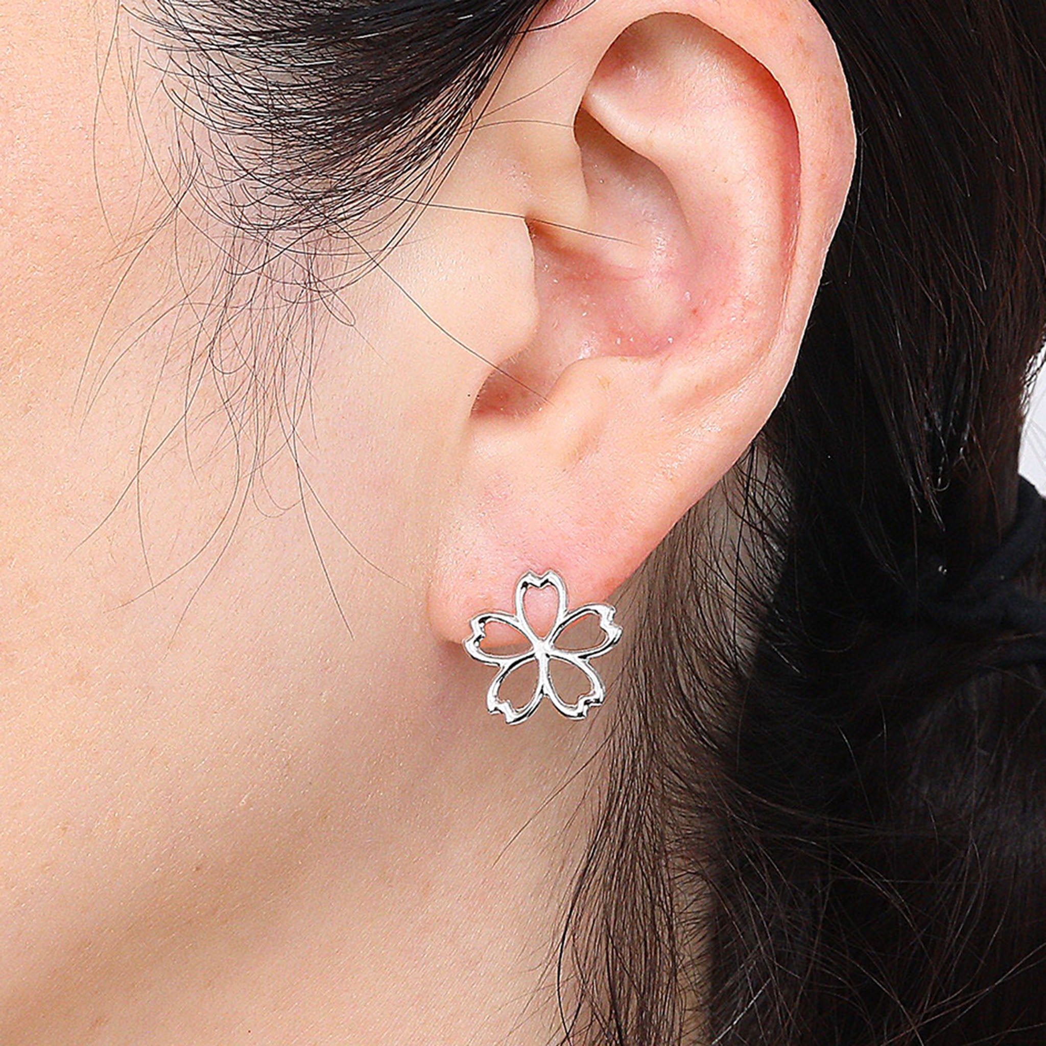 プラチナピアス(桜モチーフ)《26A04803》