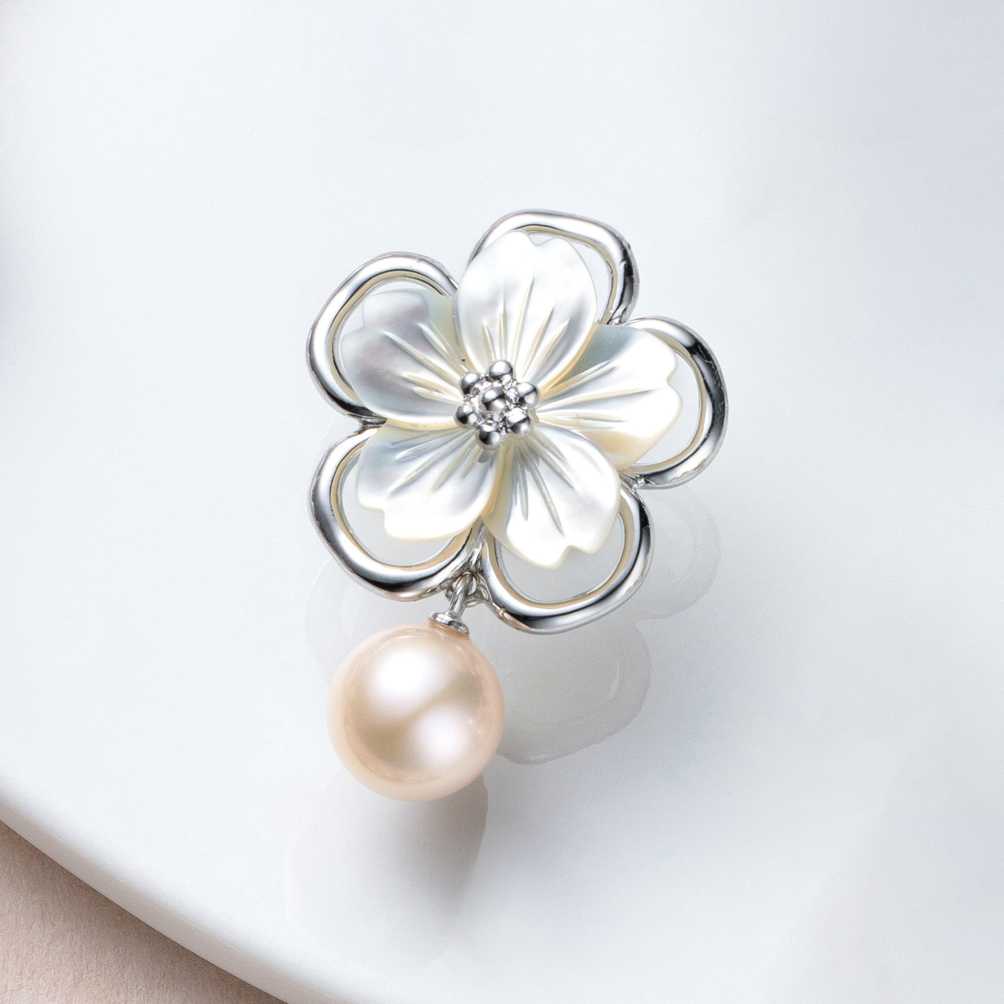 シェル/パール シルバーブローチ(淡水真珠/桜モチーフ)《26A04804》