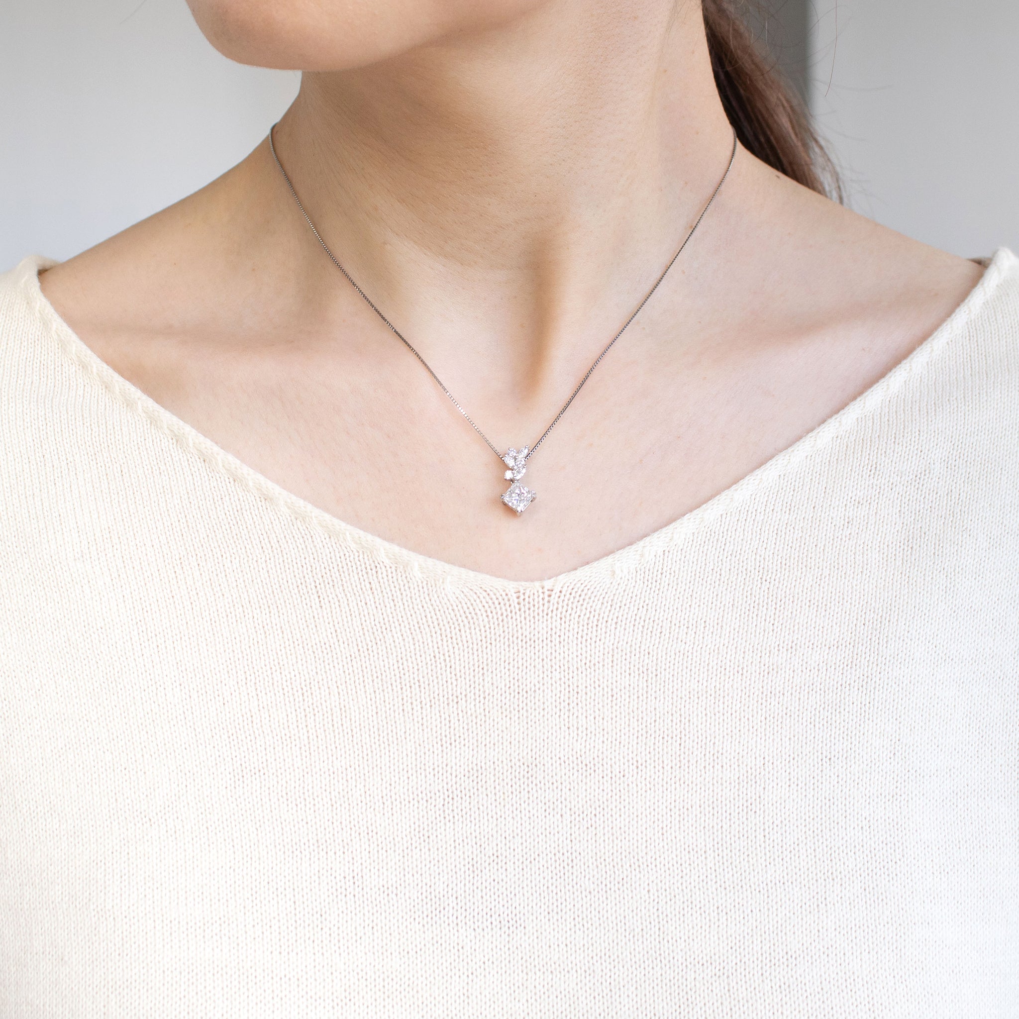 【限定1点】ダイヤモンド プラチナネックレス(1.00カラット/プリンセスカット/Dカラー/VS2/4月誕生石/グレーディングレポート付)《26C30136》