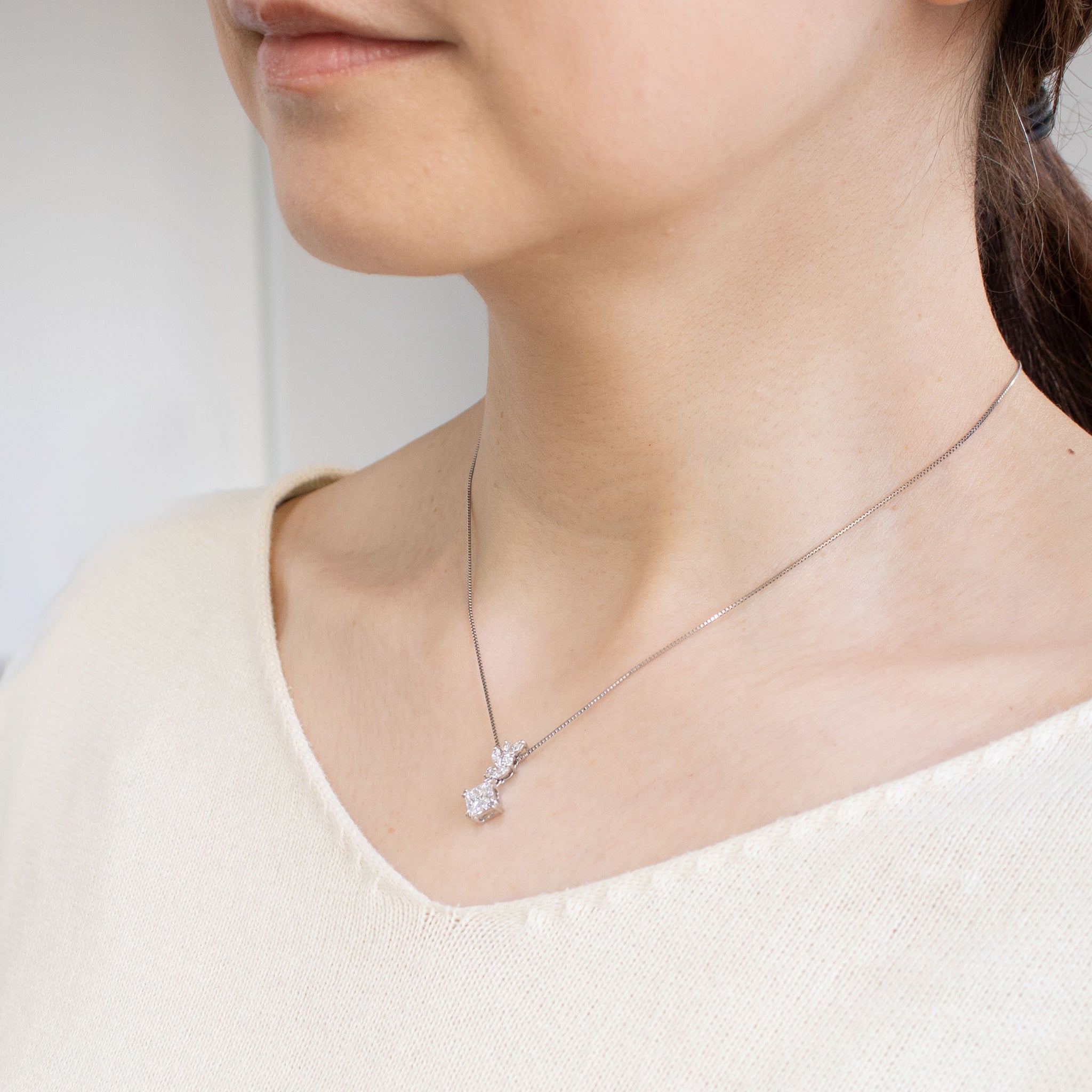 【限定1点】ダイヤモンド プラチナネックレス(1.00カラット/プリンセスカット/Dカラー/VS2/4月誕生石/グレーディングレポート付)《26C30136》