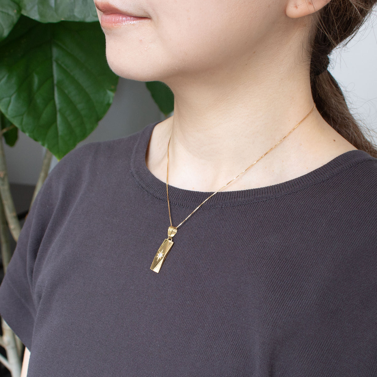 ダイヤモンド K18ペンダントトップ(4月誕生石)《26C70130》