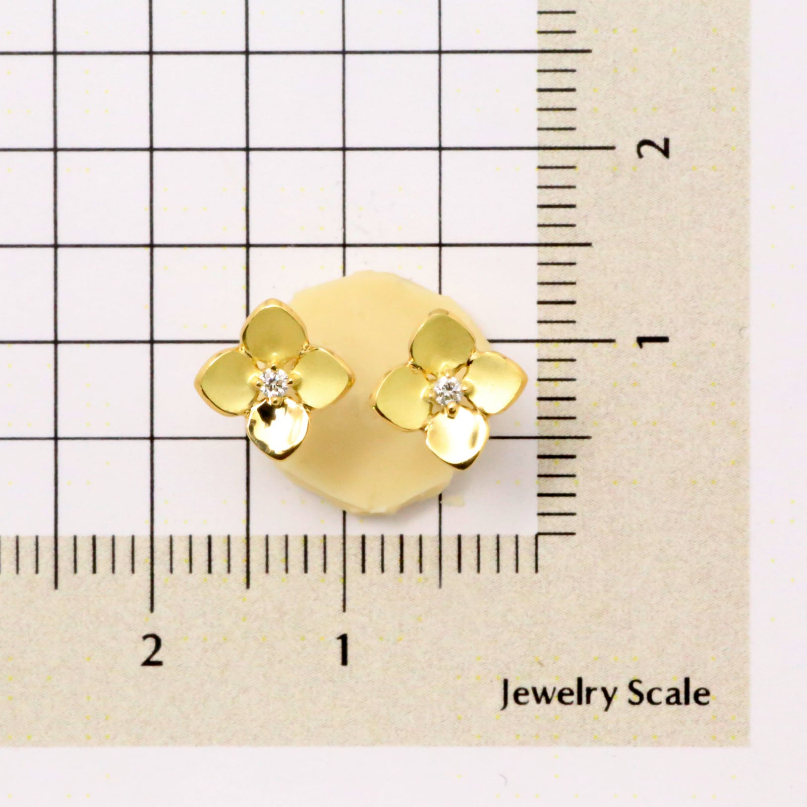 ダイヤモンド K18ピアス(紫陽花モチーフ)《26H02105》