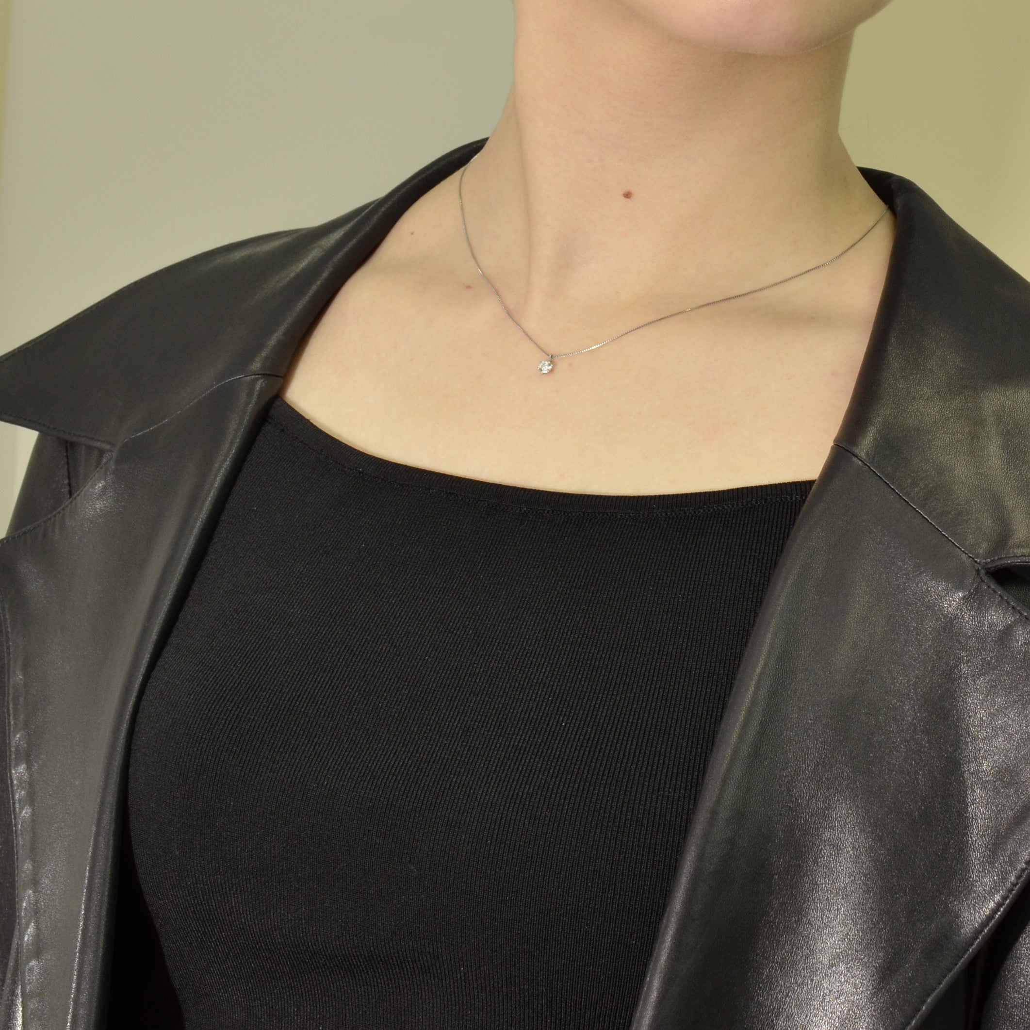 ダイヤモンド プラチナネックレス(0.2カラット/Dカラー/FL(フローレス)/3EX/4月誕生石/グレーディングレポート付)《26N01102》