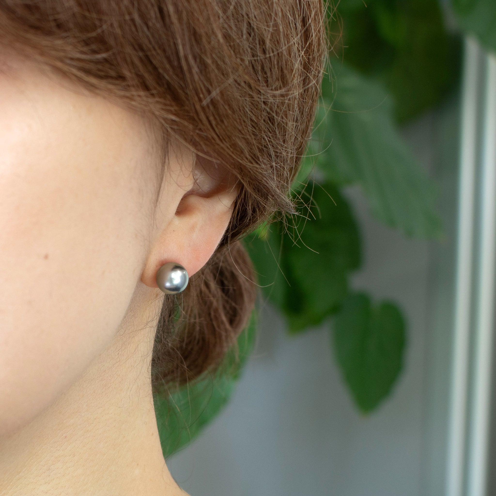 パール プラチナピアス(黒蝶真珠/グレー系/8mm/6月誕生石)《26N02101》