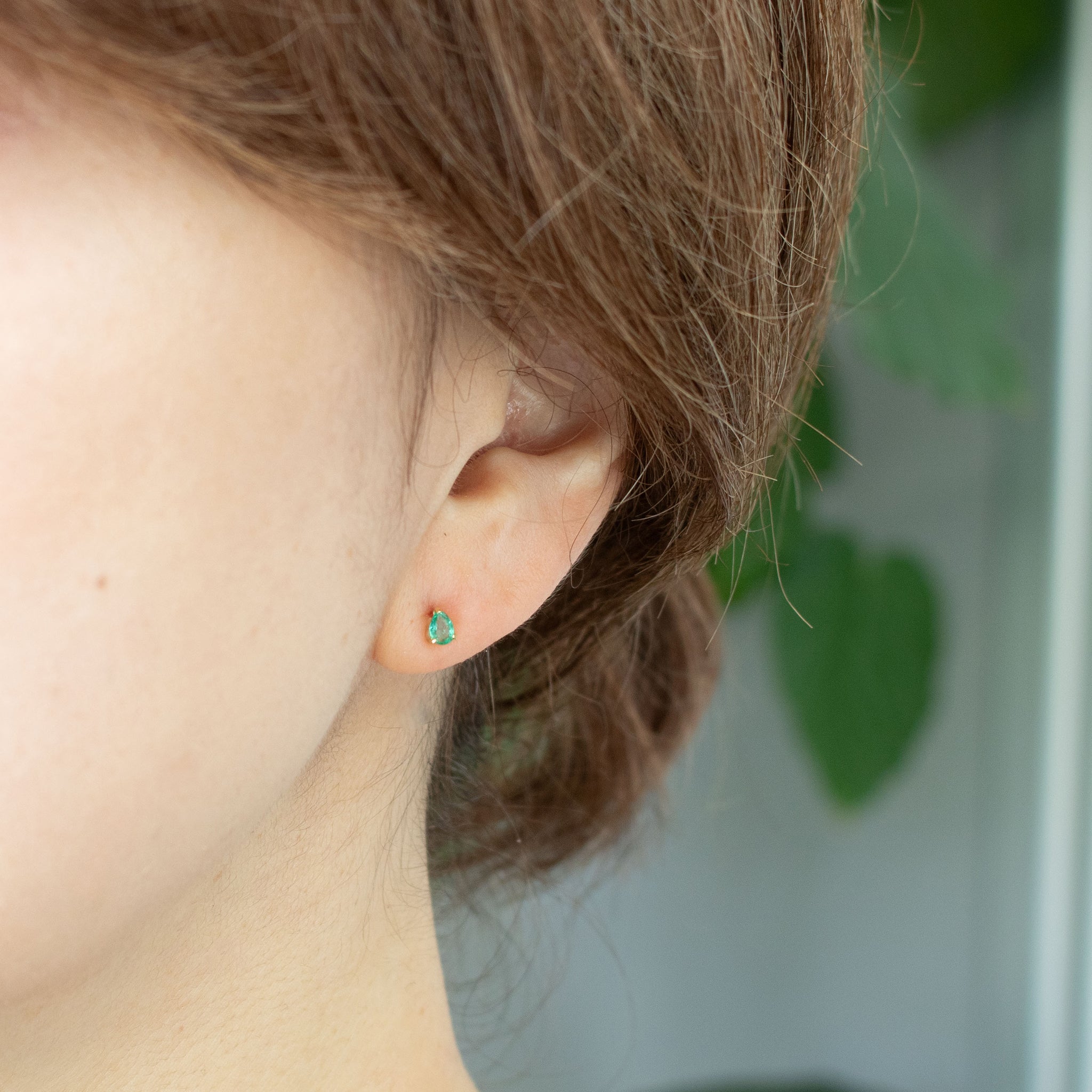エメラルド K18ピアス(ペアシェイプ/5月誕生石)《26N02610》