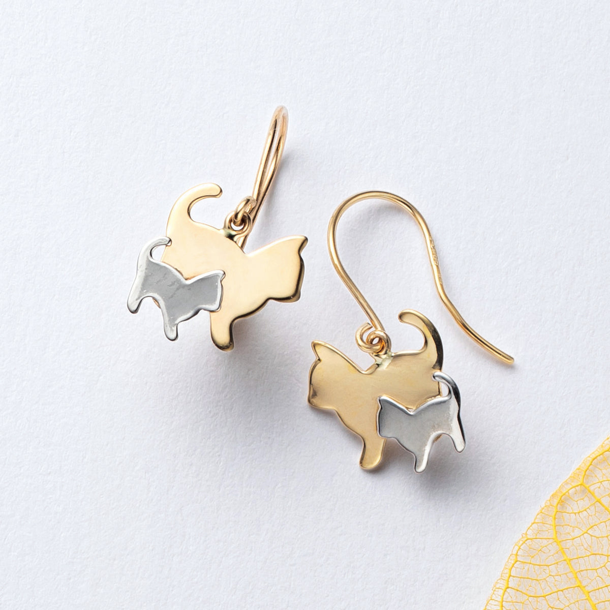 K10/プラチナピアス(コンビカラー/ネコモチーフ)《26N02611》