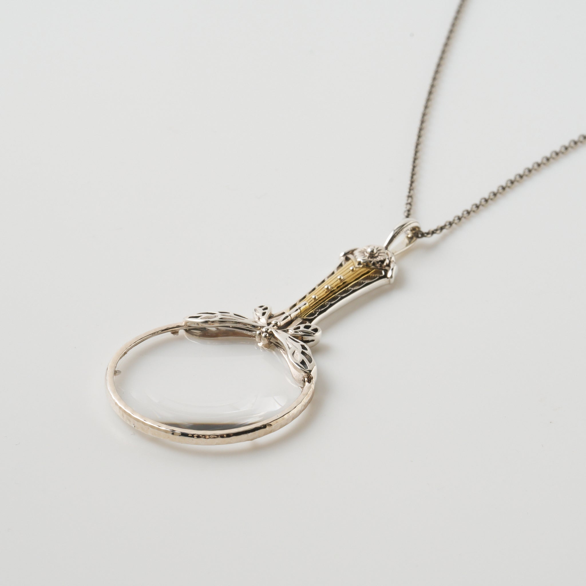 シルバーネックレス(ルーペ付/トンボモチーフ)《26N03503》