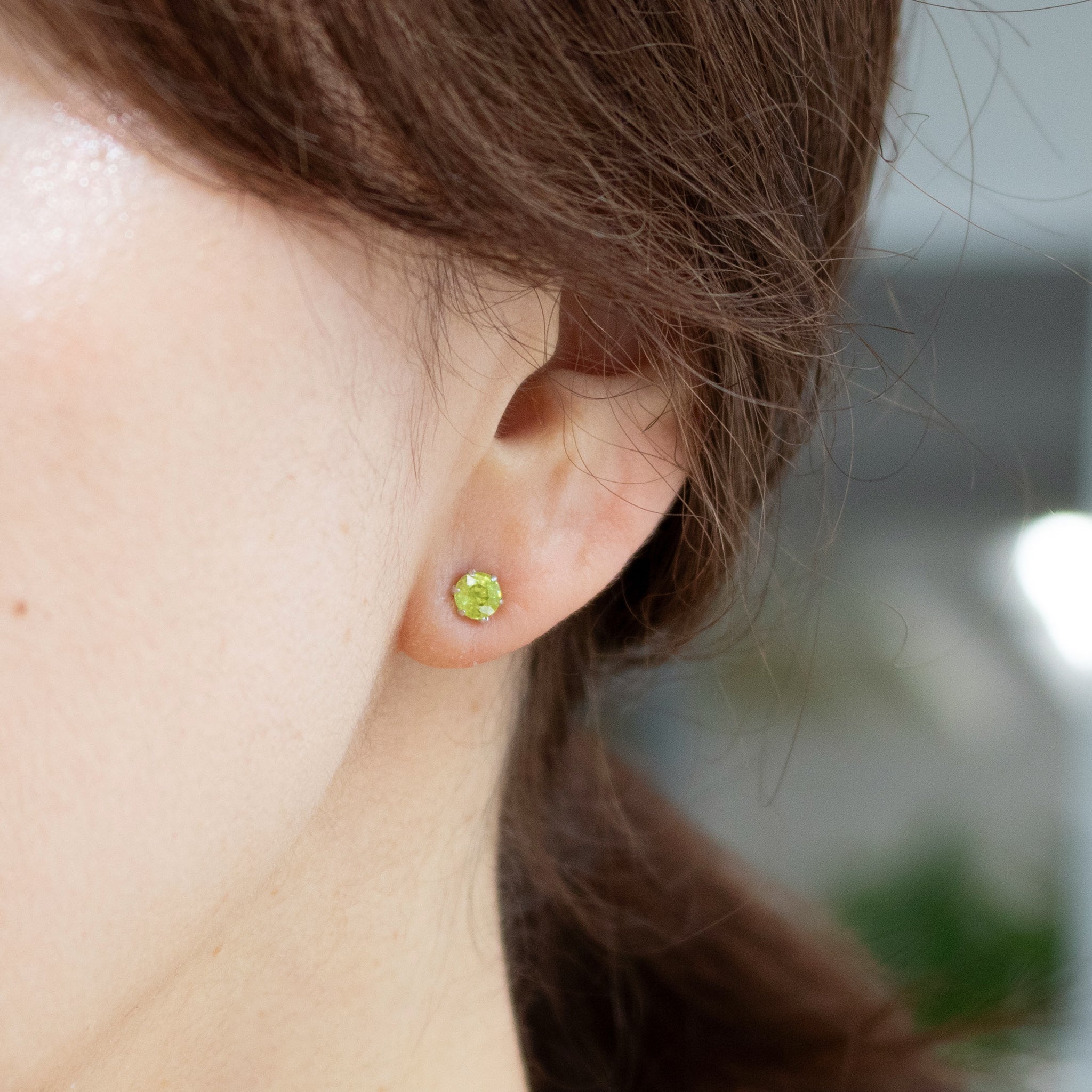 【限定1点】スフェーン プラチナピアス(7月誕生石)《26T10107》