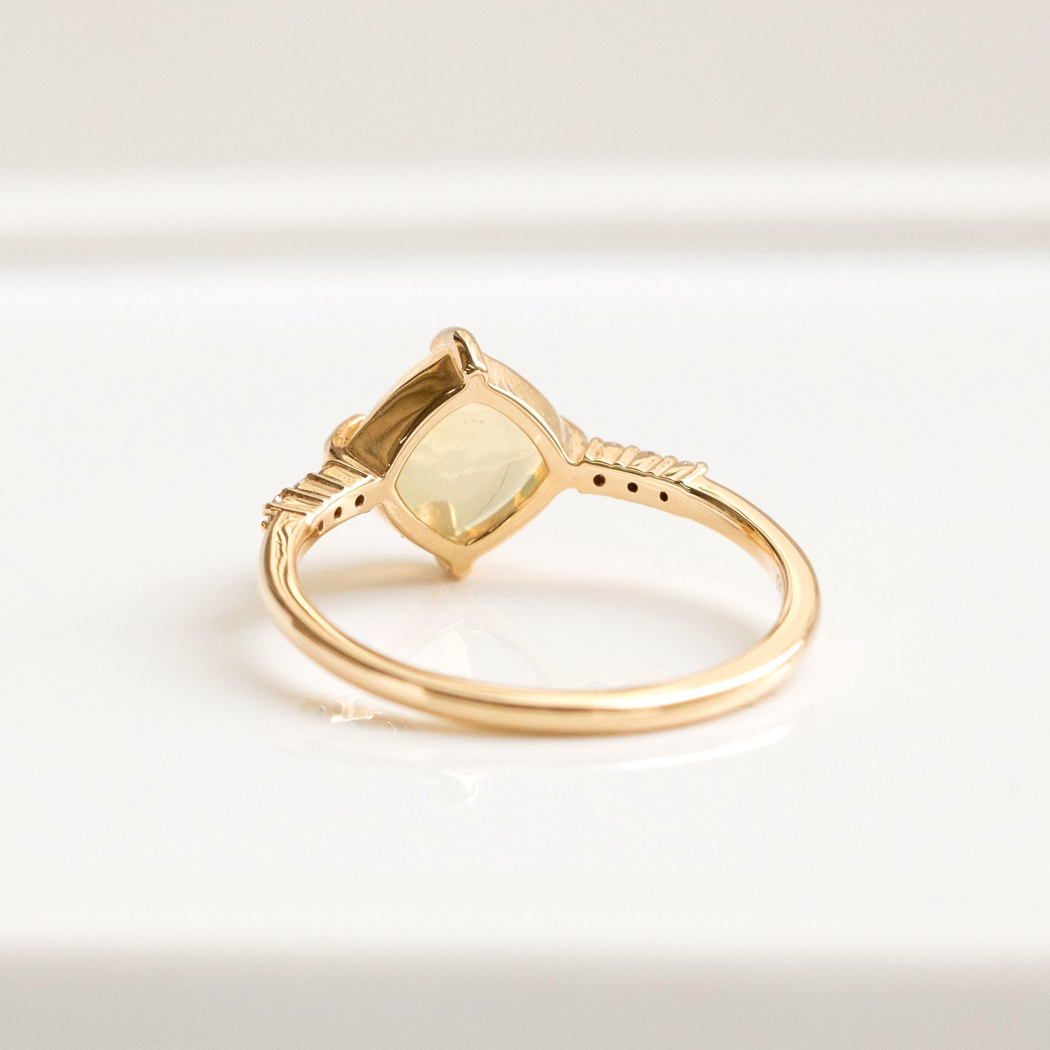 【限定1点】オパール/ダイヤモンド K10リング(シュガーローフカット/10月誕生石)《26T10111》