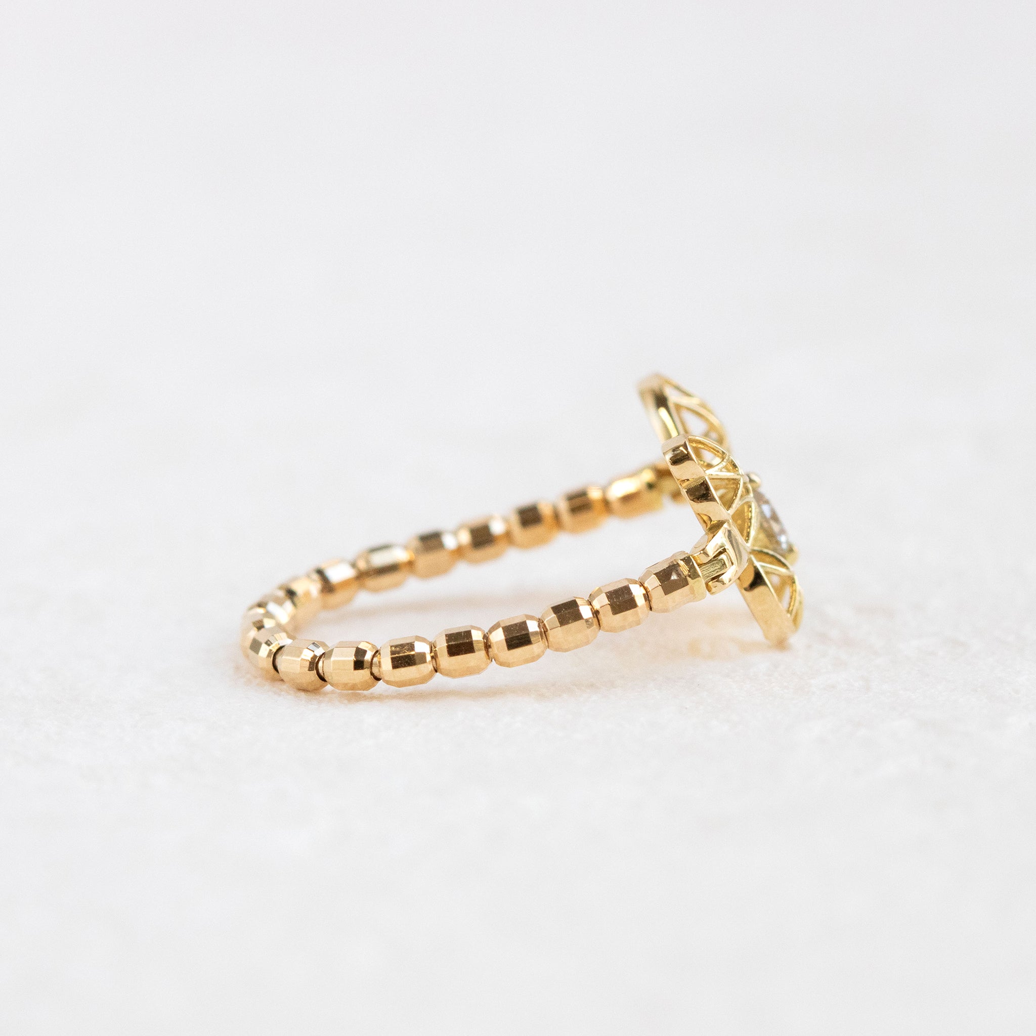 ダイヤモンド K18リング(フリーサイズ/蝶モチーフ/4月誕生石)《26T10129》