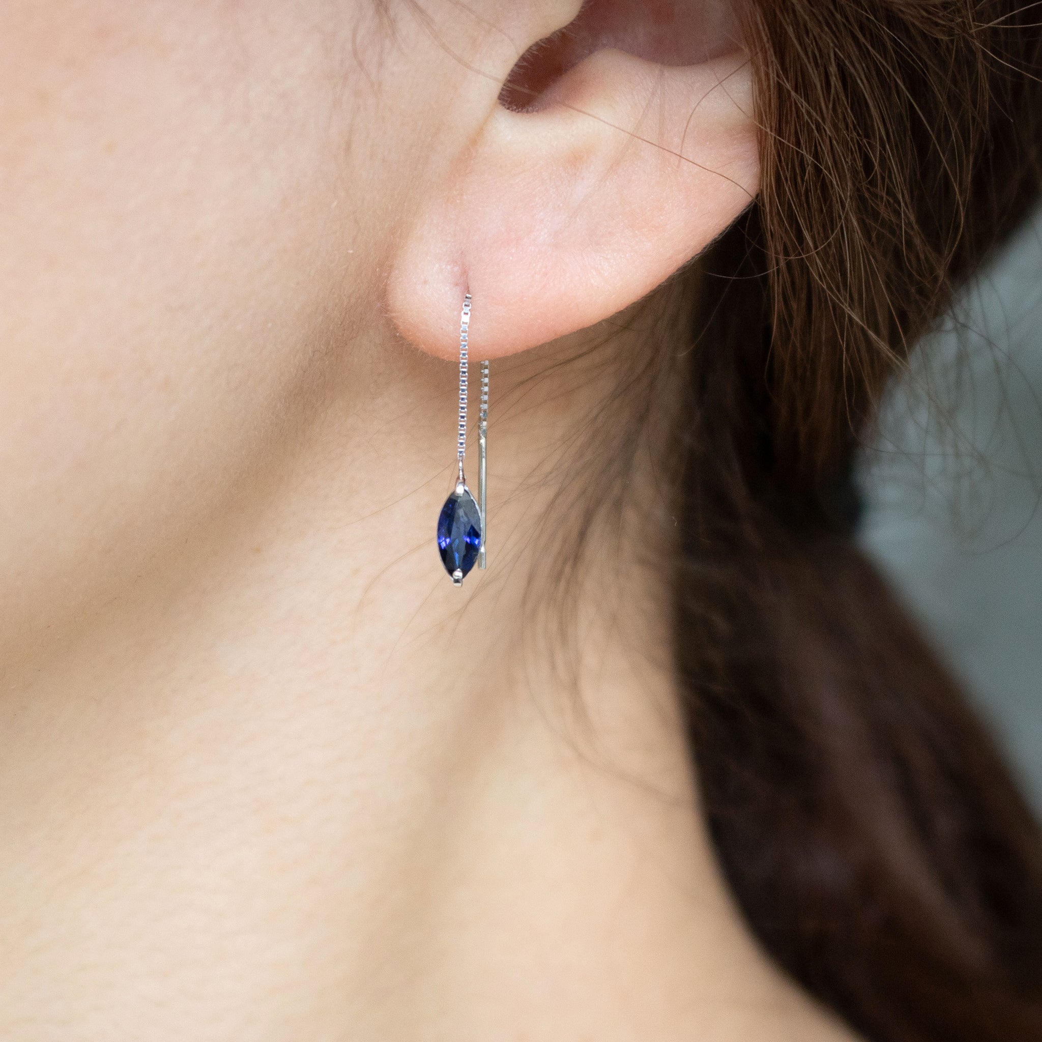 サファイア プラチナピアス(9月誕生石)《26T10134》