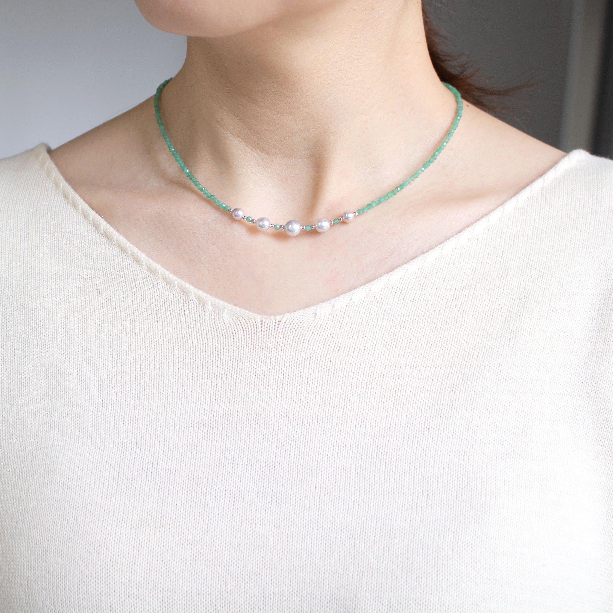 パール/エメラルド シルバーネックレス(アコヤ真珠)《26T10156》