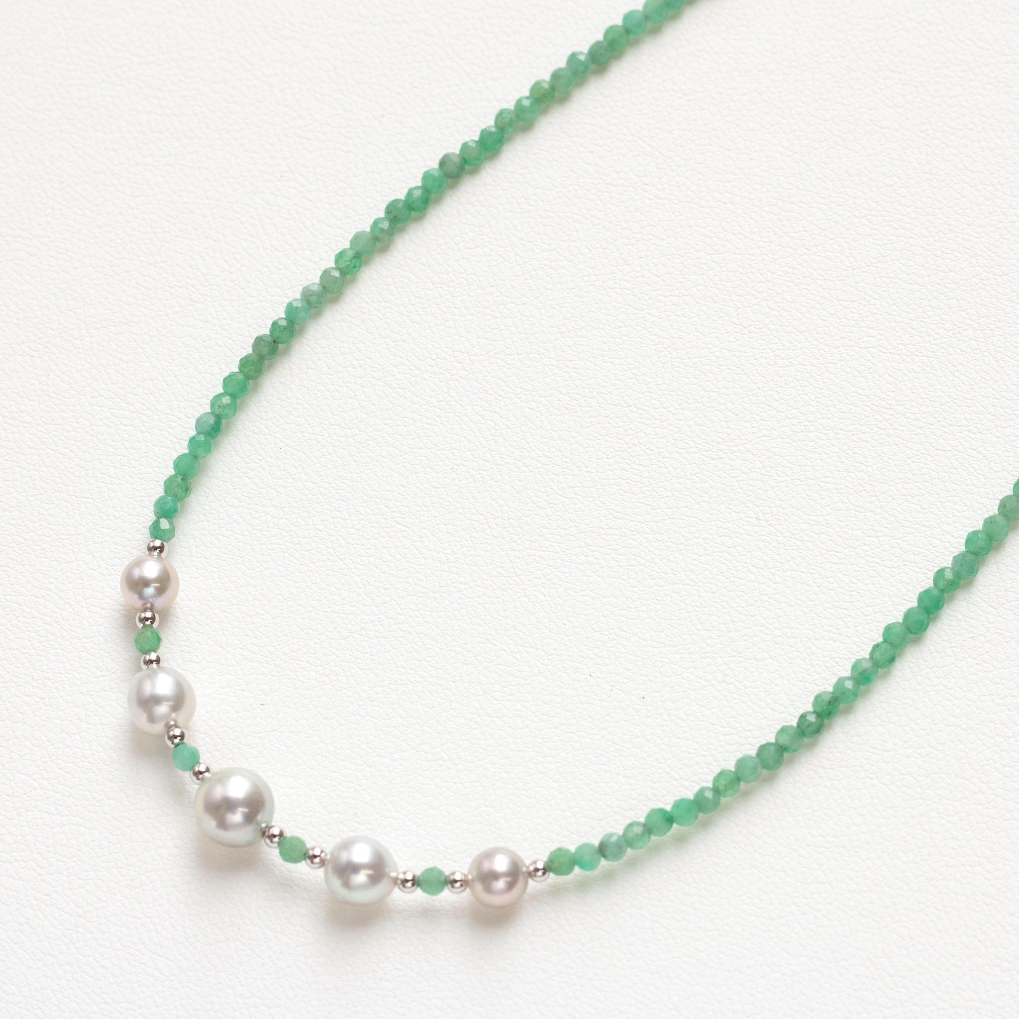 パール/エメラルド シルバーネックレス(アコヤ真珠)《26T10156》
