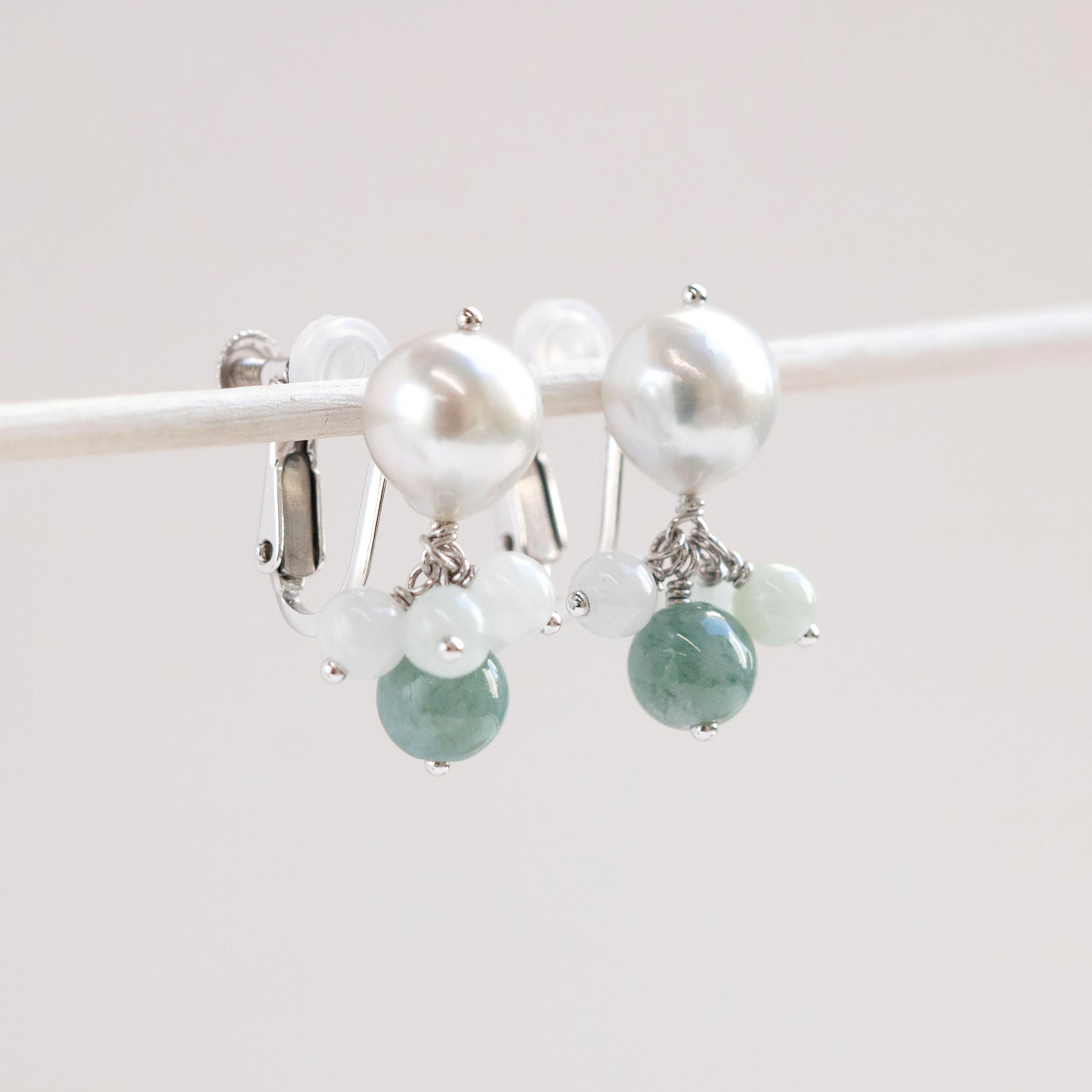 【限定10点】パール/ヒスイ シルバーイヤリング(アコヤ真珠/8mm/ナチュラルブルー系)《26T10158》