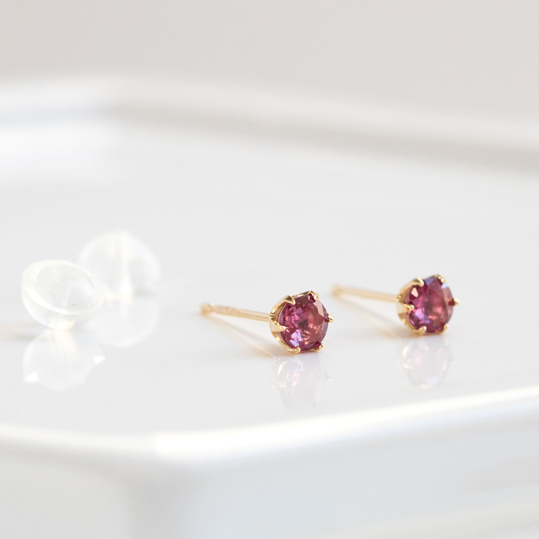 【限定1点】ルビー K18ピアス(計0.40カラット/7月誕生石)《26T10160》