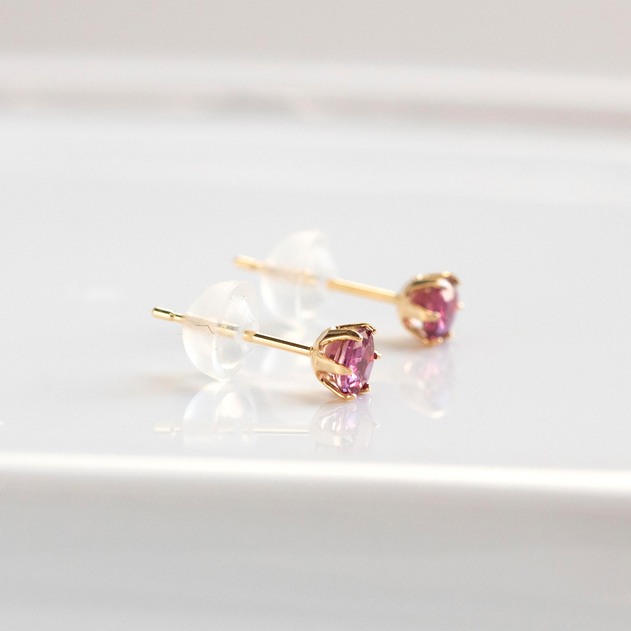 【限定1点】ルビー K18ピアス(計0.40カラット/7月誕生石)《26T10160》