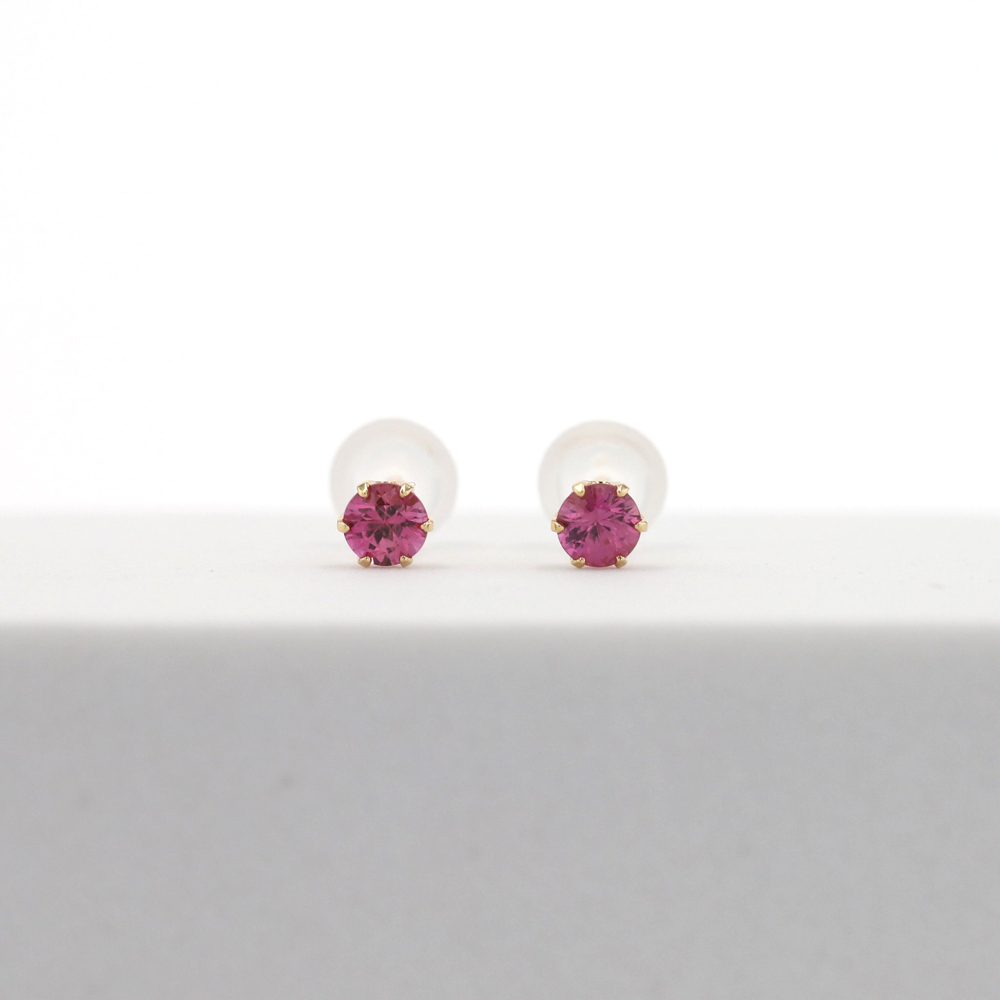 【限定1点】ルビー K18ピアス(計0.40カラット/7月誕生石)《26T10160》