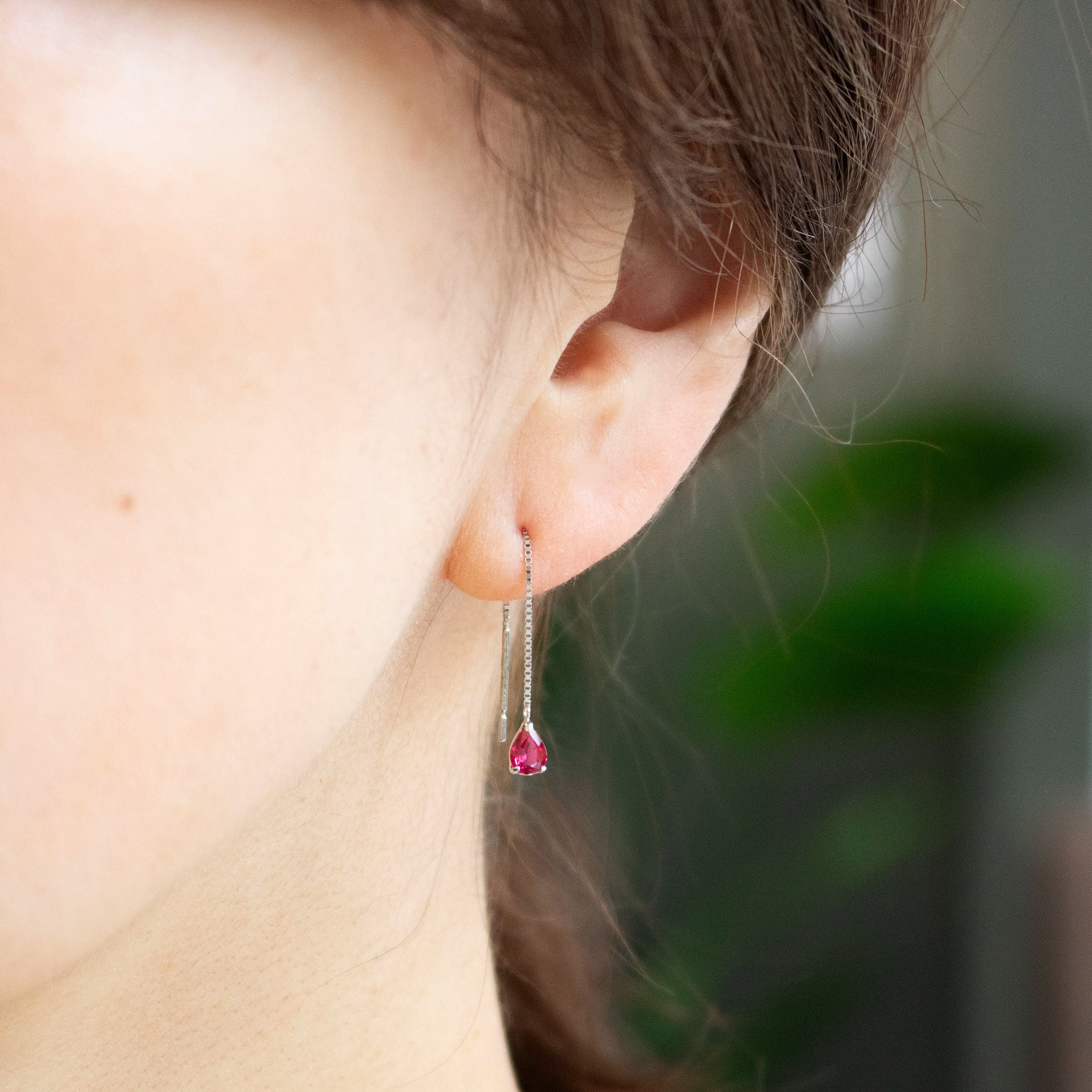 【限定1点】ルビー プラチナピアス(計0.40カラット/ペアシェイプ/7月誕生石)《26T10161》