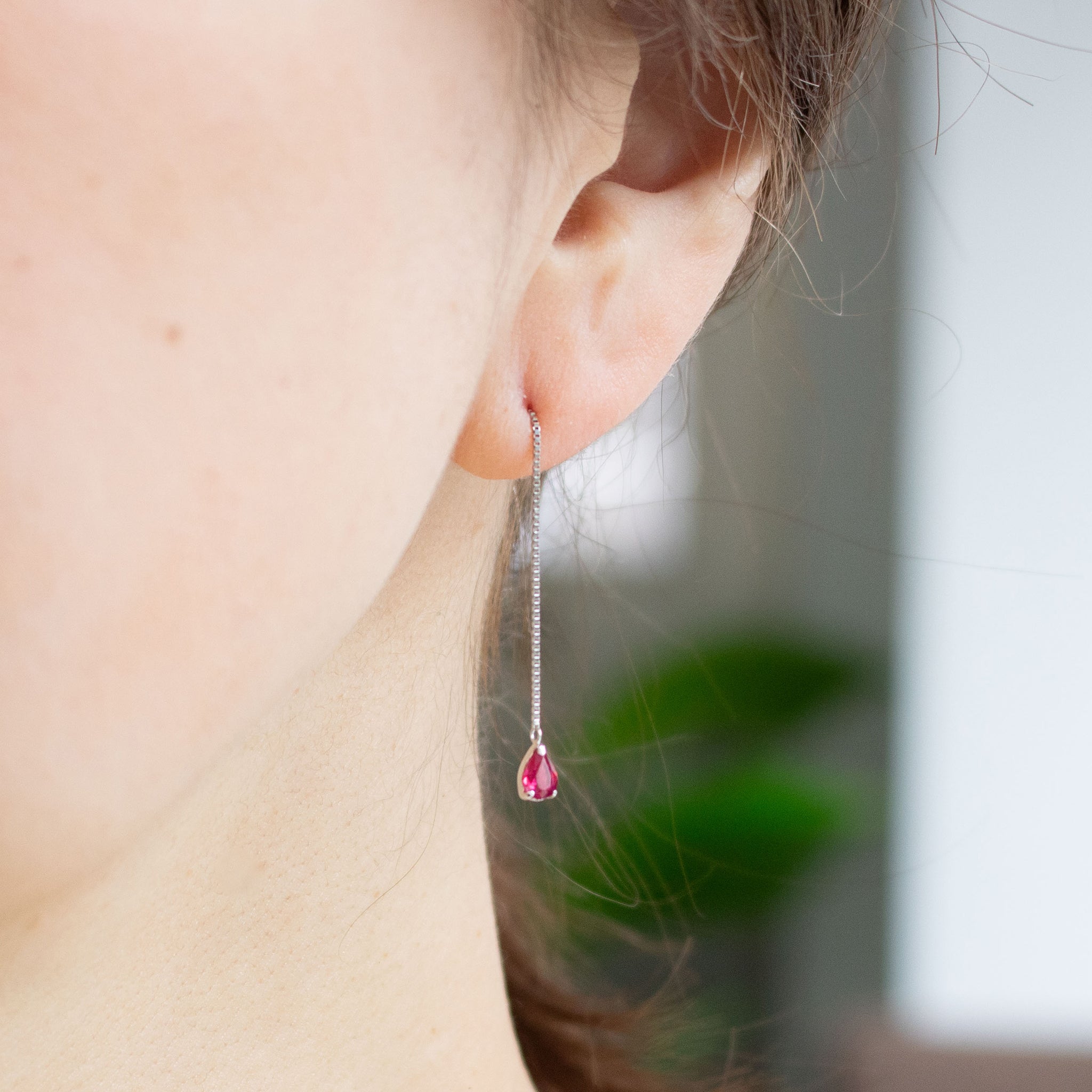 【限定1点】ルビー プラチナピアス(計0.40カラット/ペアシェイプ/7月誕生石)《26T10161》