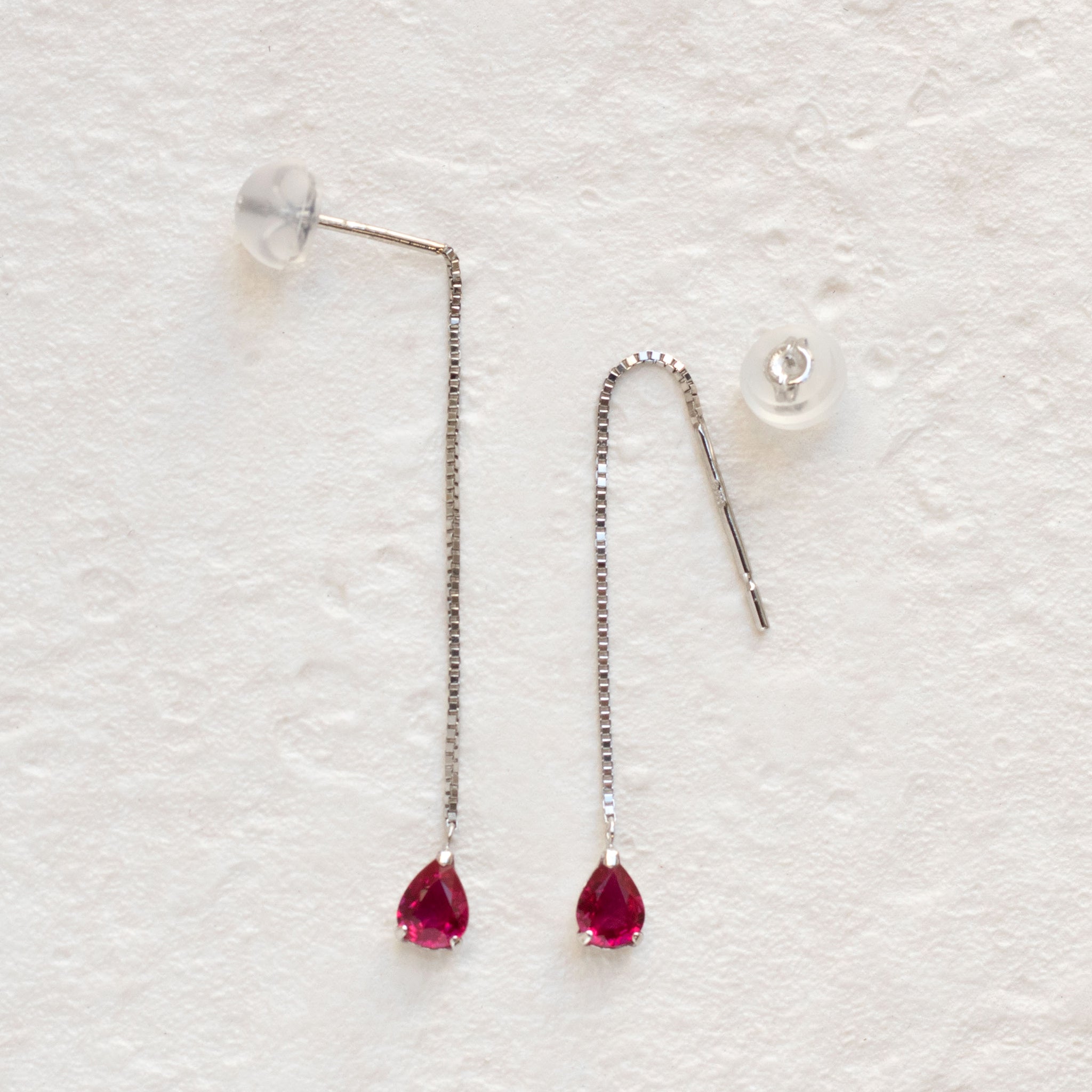 【限定1点】ルビー プラチナピアス(計0.40カラット/ペアシェイプ/7月誕生石)《26T10161》