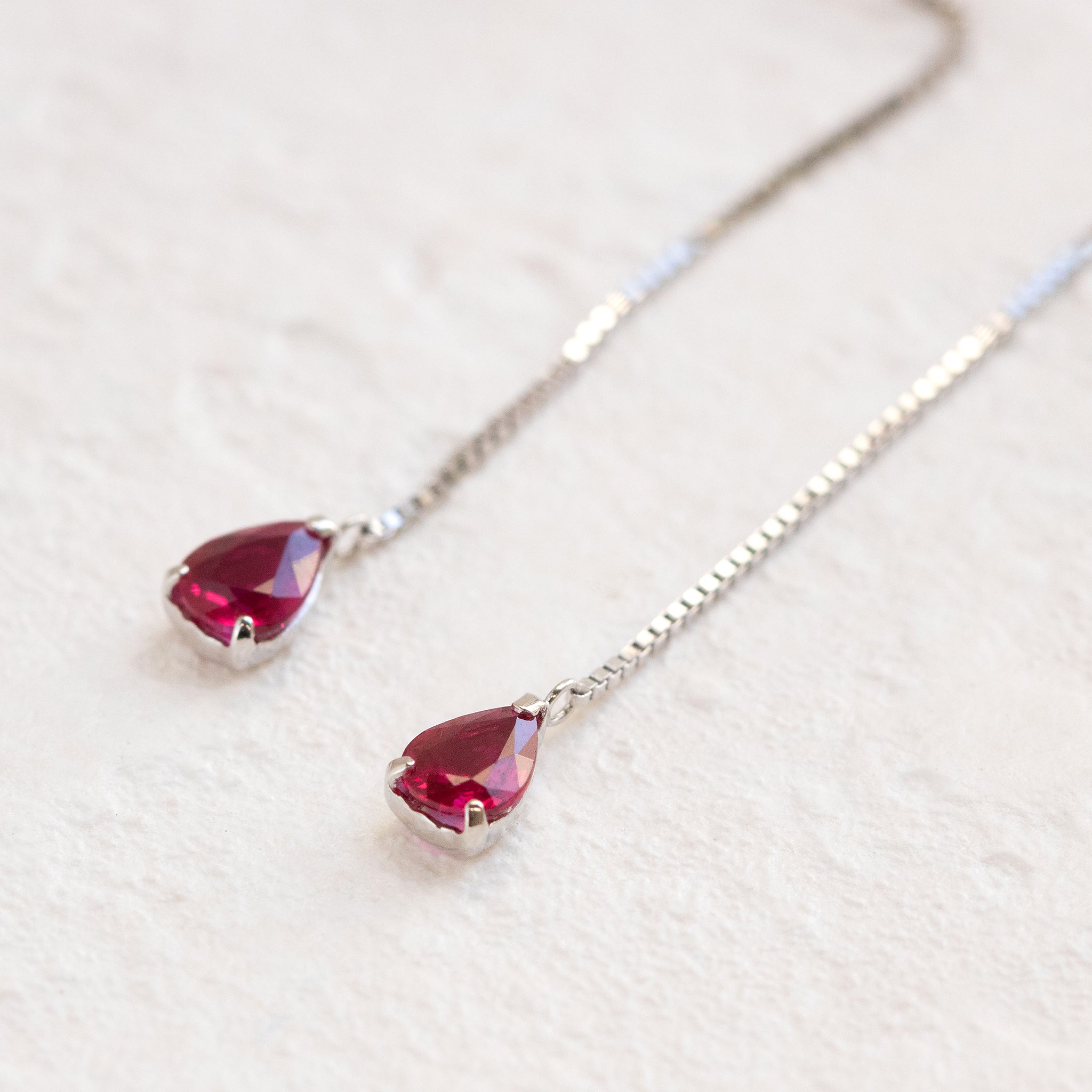 【限定1点】ルビー プラチナピアス(計0.40カラット/ペアシェイプ/7月誕生石)《26T10161》