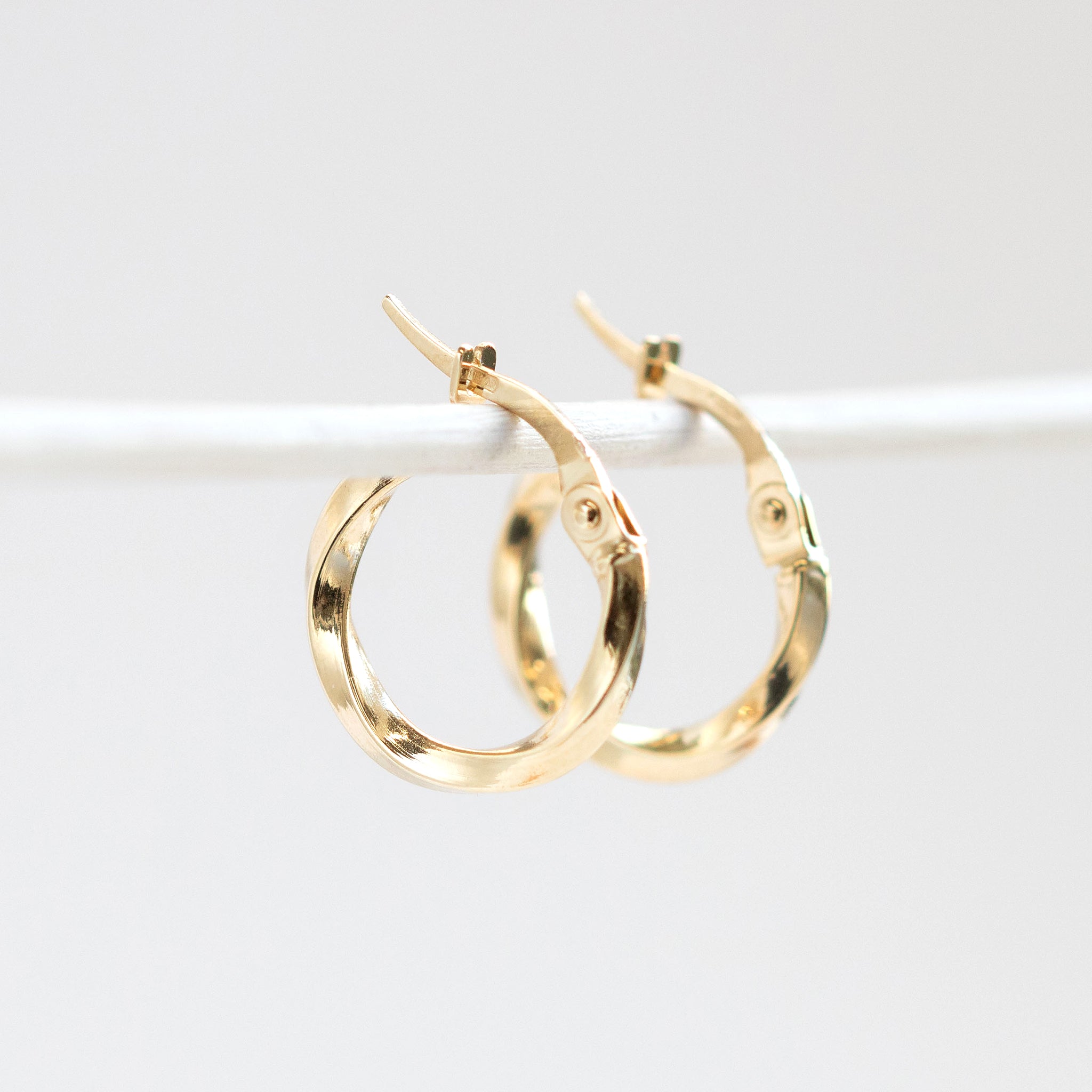 K18ピアス(フープ/イタリア製)《26T10165》