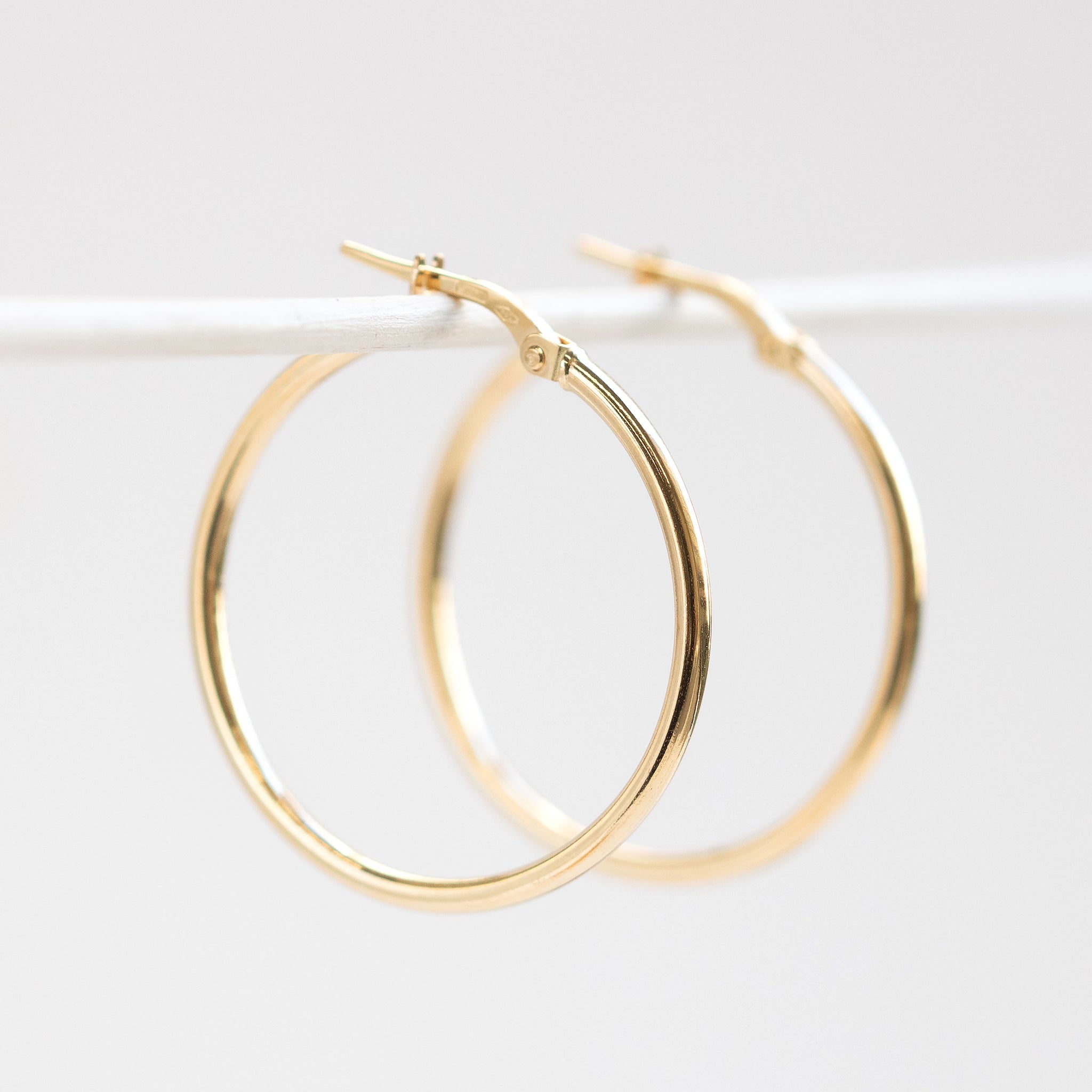 K18ピアス(フープ/イタリア製)《26T10166》