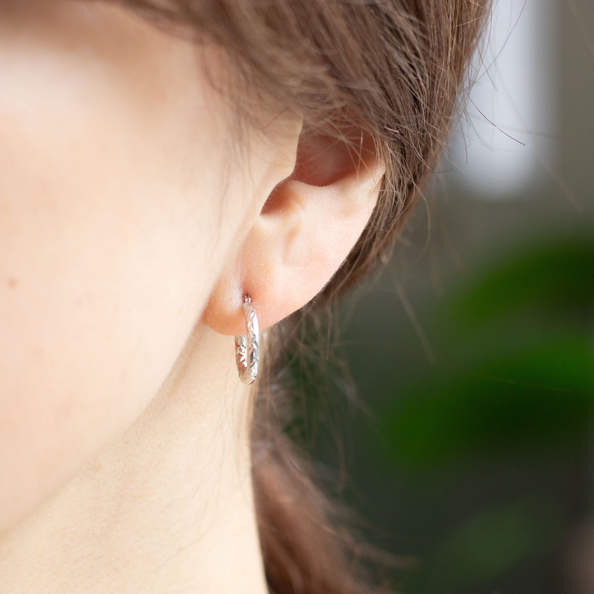 K18ピアス(ロジウムメッキ/フープ/イタリア製)《26T10168》