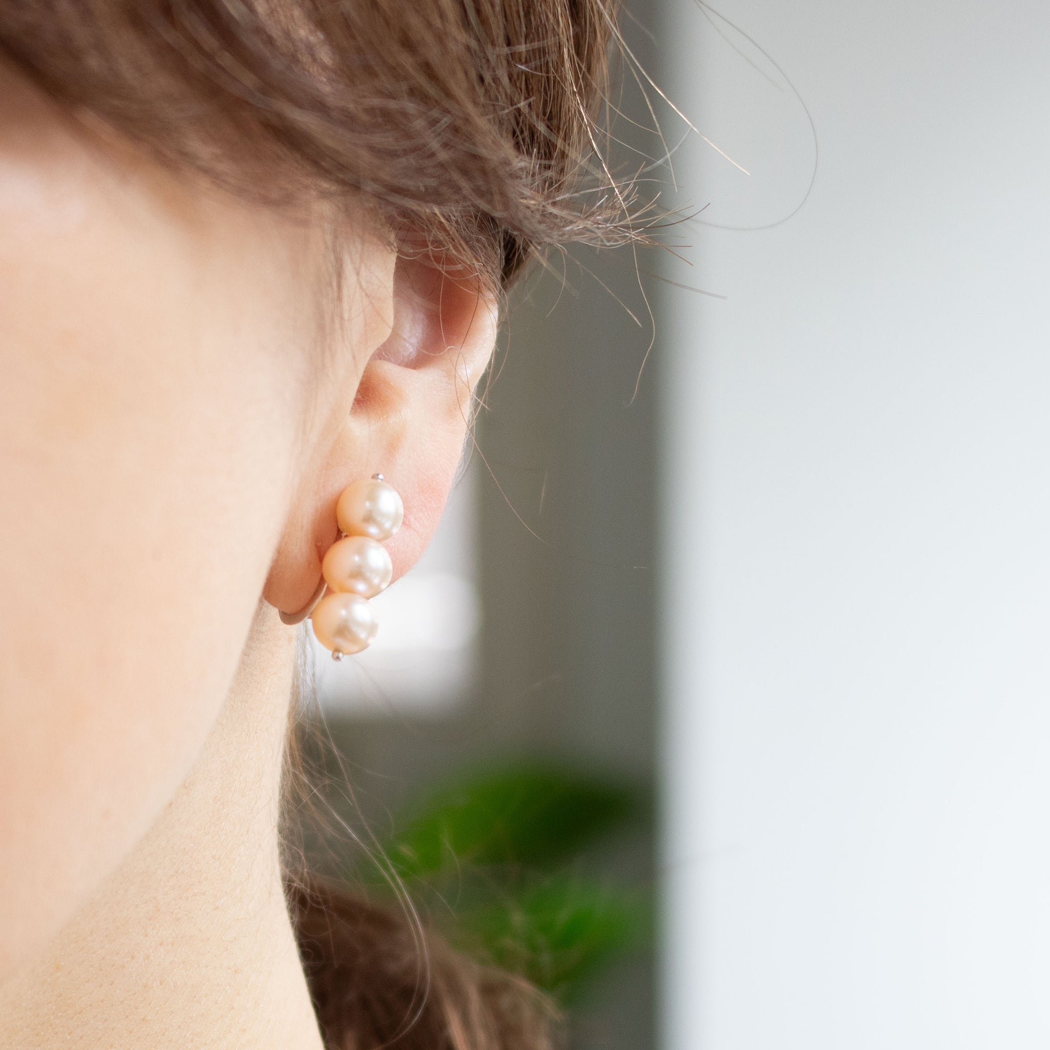 【限定6点】パール シルバーイヤリング(淡水真珠/6.5mm/ナチュラルオレンジ系/6月誕生石)《26T10171》