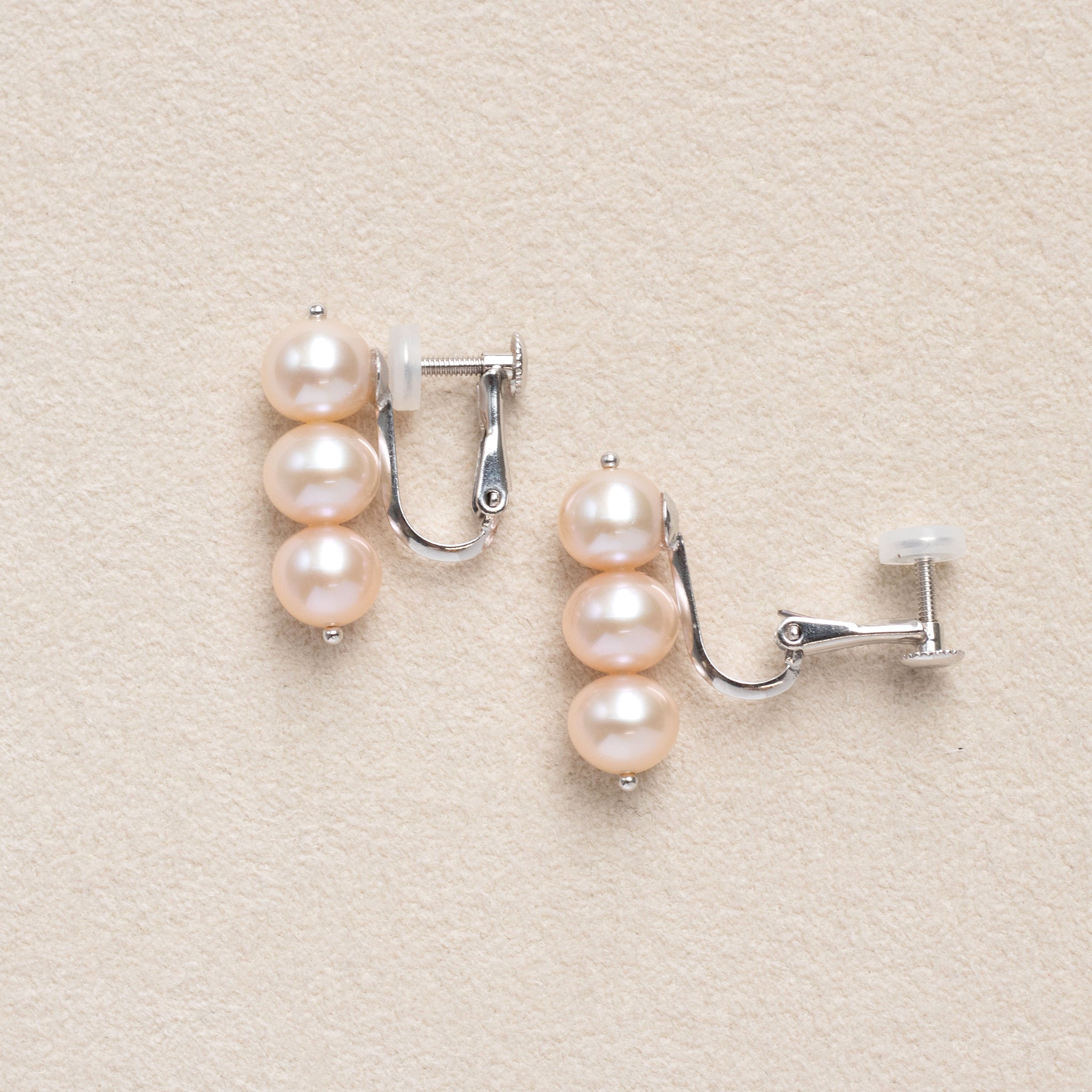 【限定6点】パール シルバーイヤリング(淡水真珠/6.5mm/ナチュラルオレンジ系/6月誕生石)《26T10171》