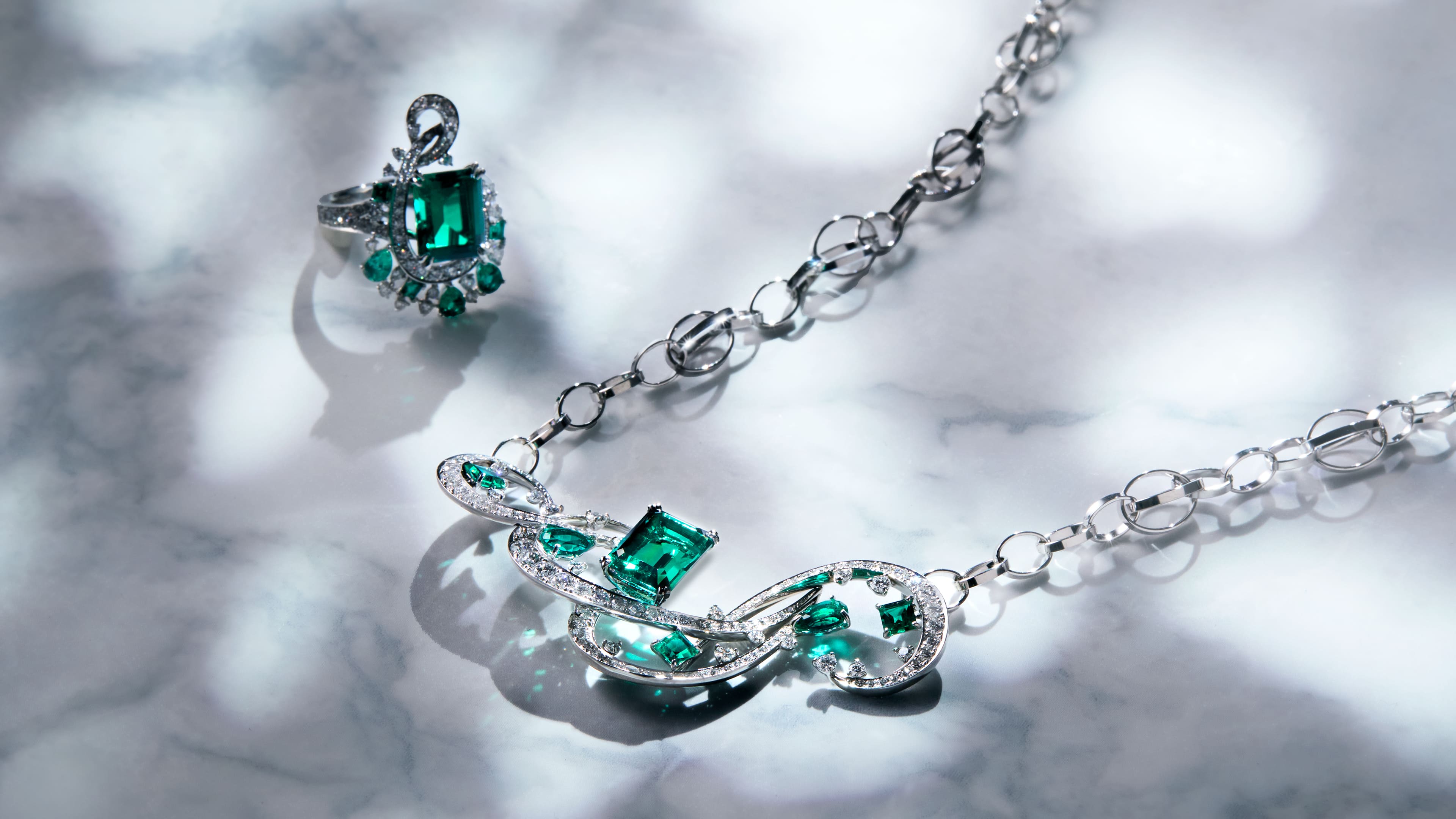 エメラルド/ダイヤモンド プラチナリング(クレサンベール/LGD/50周年記念商品/神秘の星空/5月誕生石)《CRGE0001》