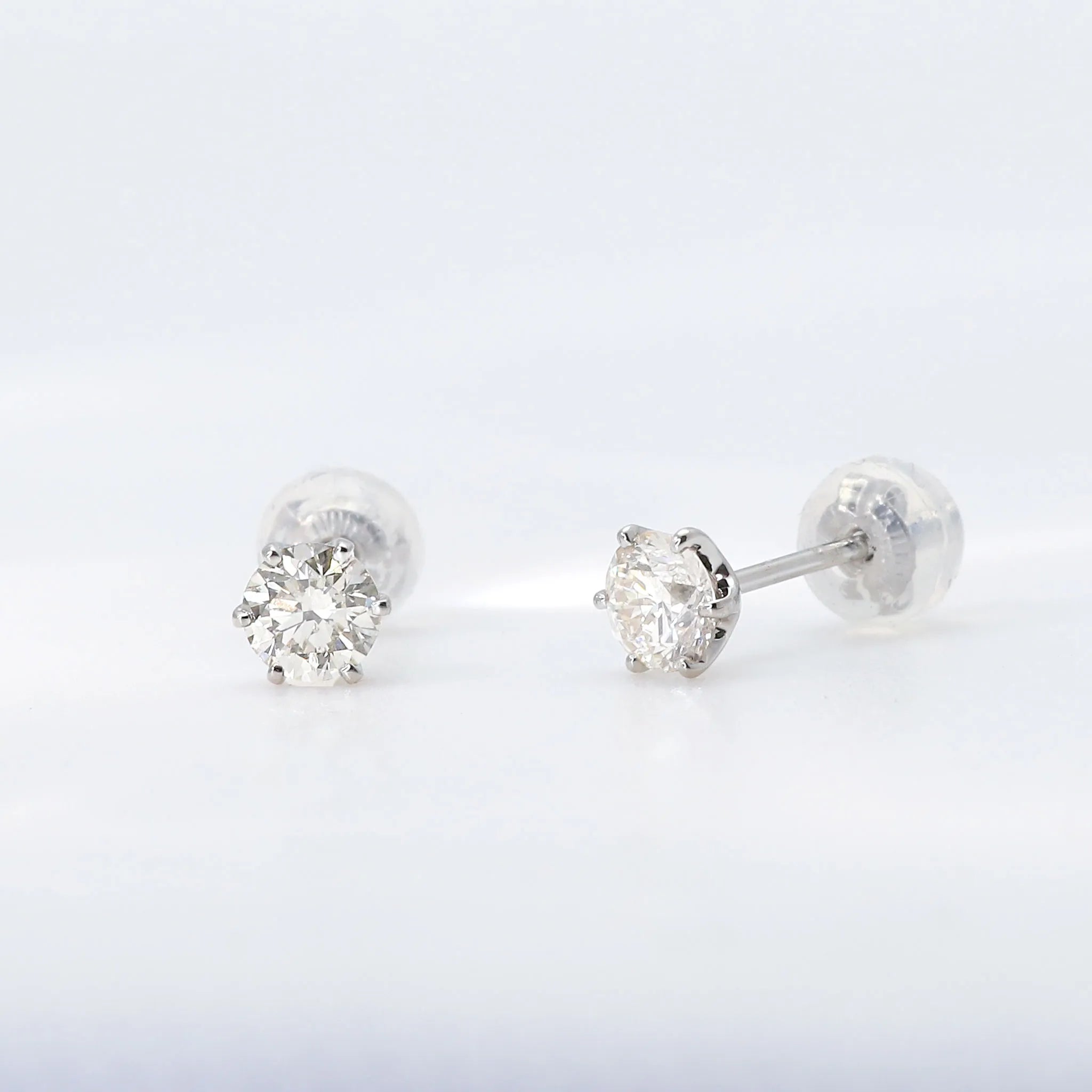 ダイヤモンド プラチナピアス(計0.4カラット/スタッド/4月誕生石)《BEPD3123W》