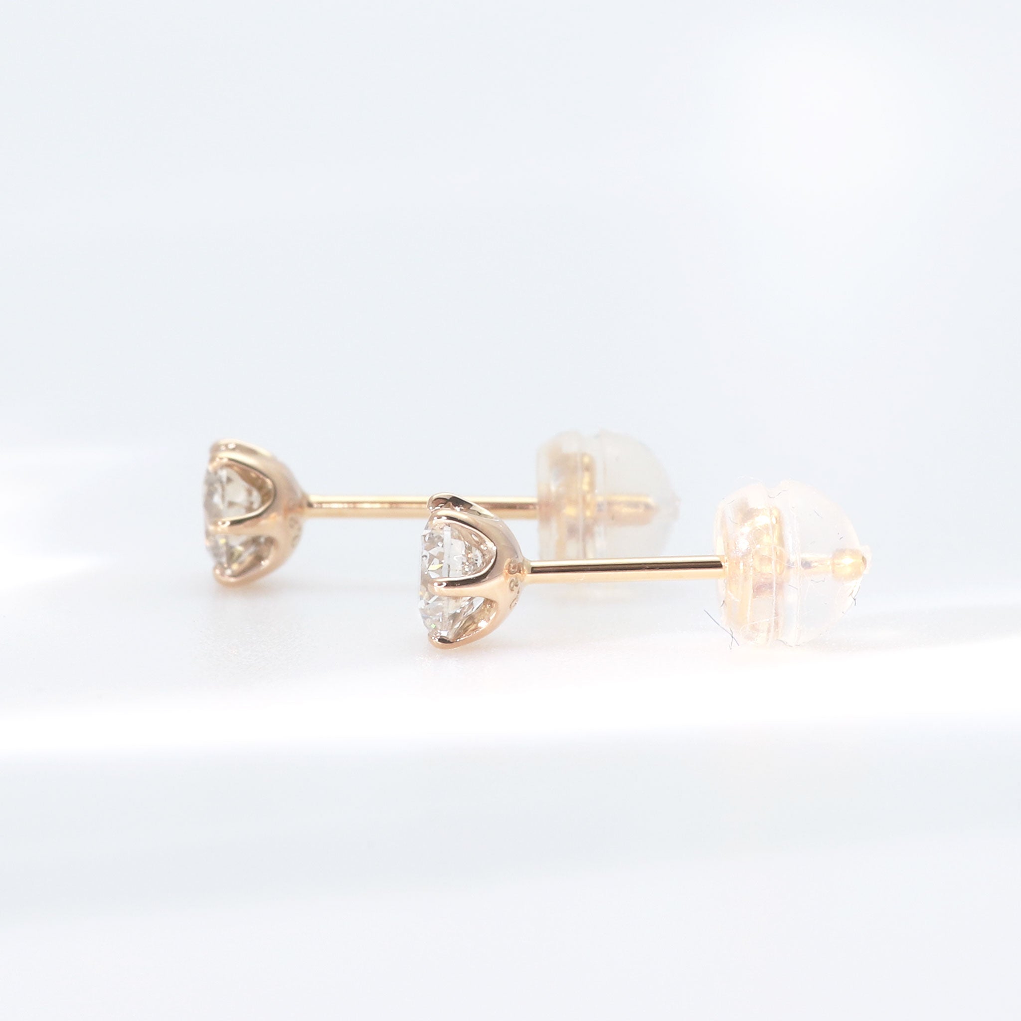 ダイヤモンド K18ピアス(計0.4カラット/スタッド/4月誕生石)《BEPD3125W》