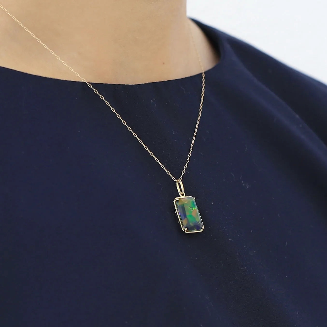 ブラックオパール K18ネックレス(クレサンベール/ミル打ち/アンティーク風/10月誕生石)《BPDB7486》